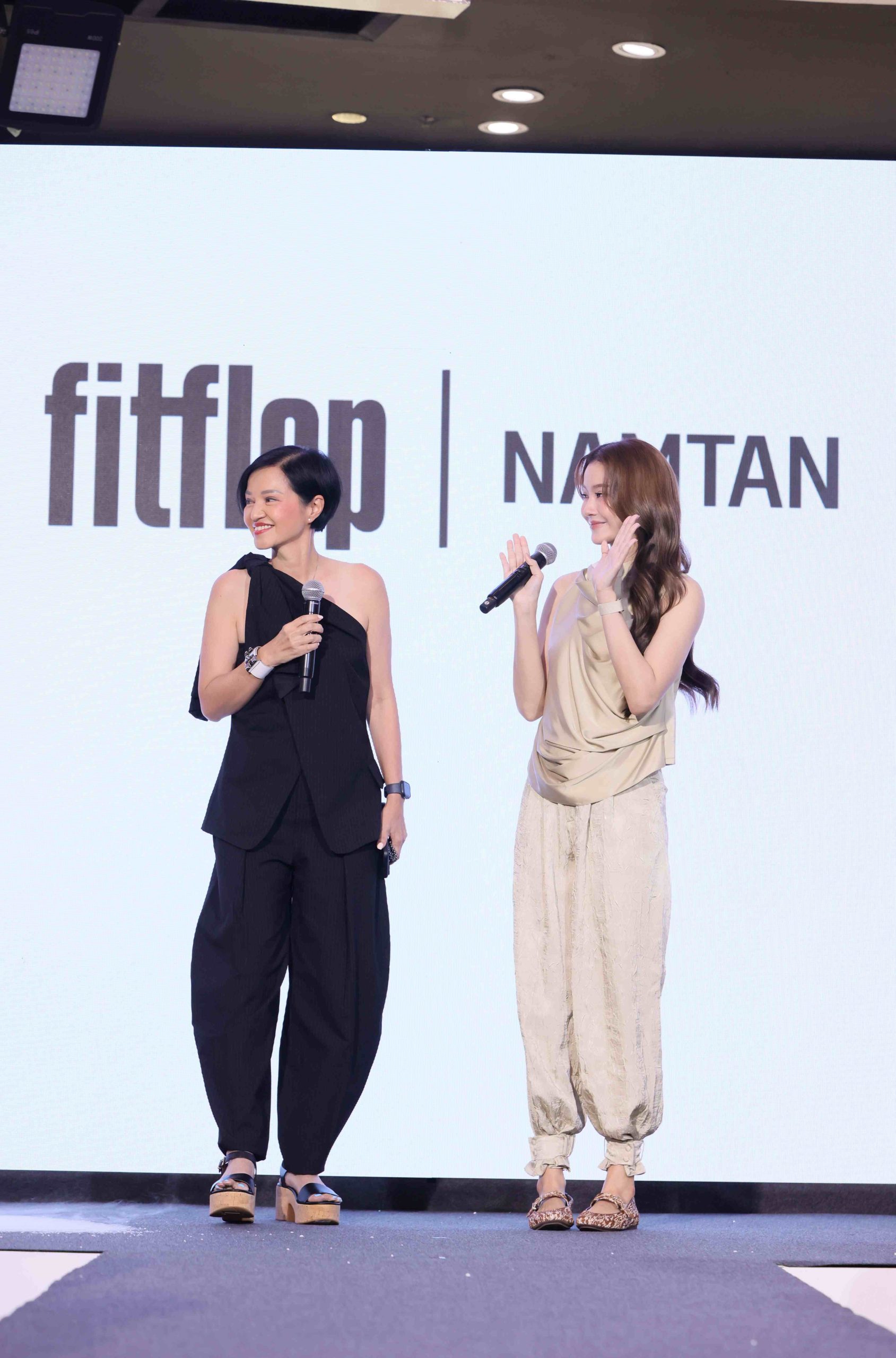 รองเท้าสบายแฟชั่นยุคใหม่ เมื่อ FitFlop ใช้เซเลบริตี้พลิกเกมฤดูหนาว
