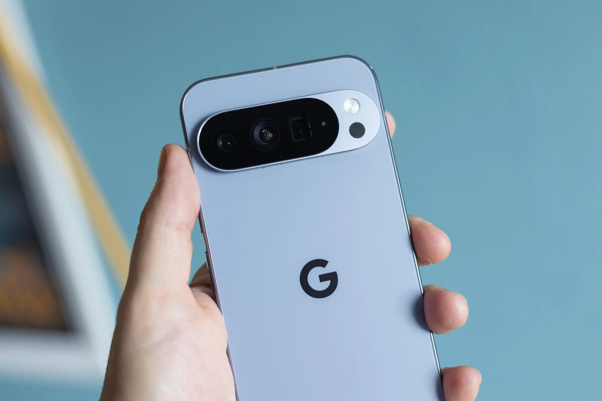 อธิบาย HiLight บน Pixel 11 Pro: แสงสีที่บอกได้ว่าใครโทรมา