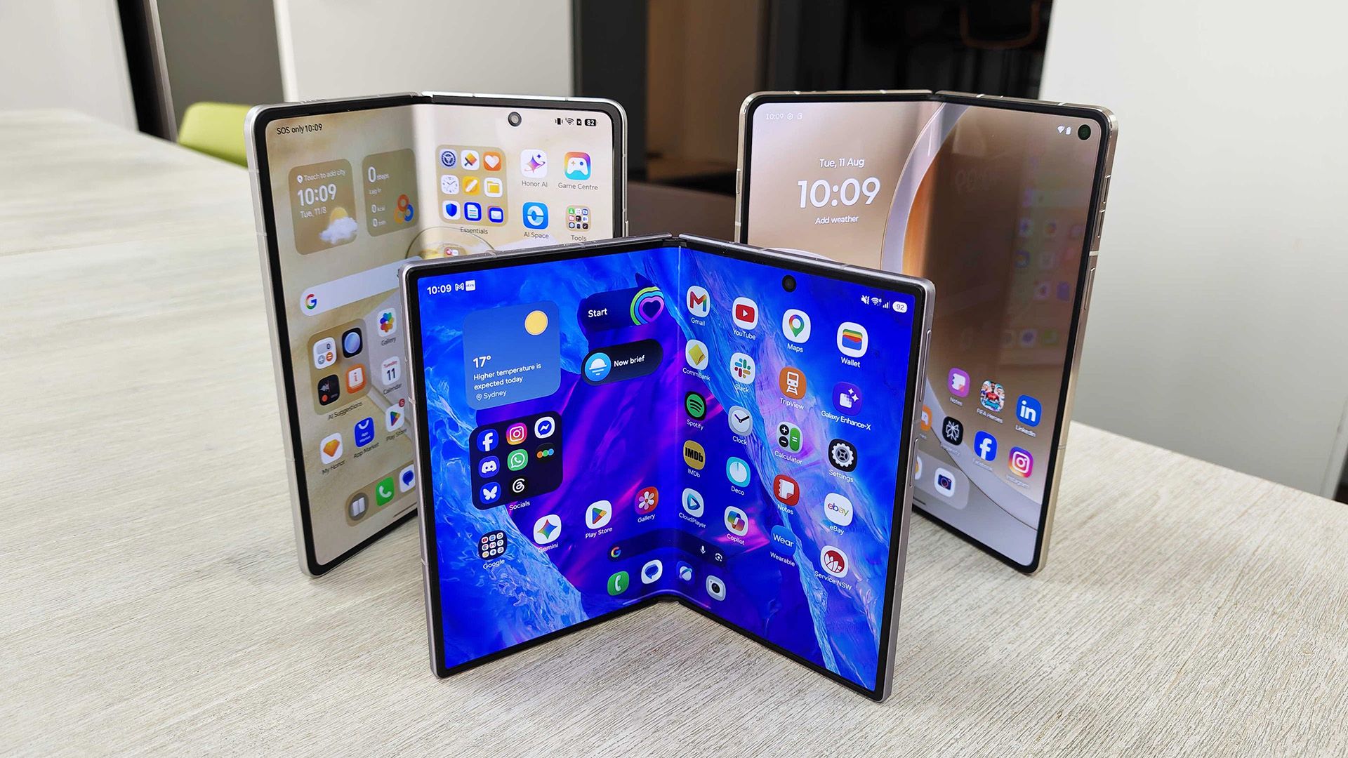 Galaxy Z Fold 8 vs Razr Fold vs Magic V6 สมาร์ทโฟนพับได้ตัวไหนใช้จริงดีกว่า