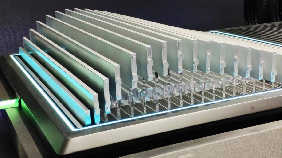 ศึกแบตเตอรี่ Solid-state BYD ชน Toyota เปลี่ยนเกมผู้ซื้อ EV อย่างไร
