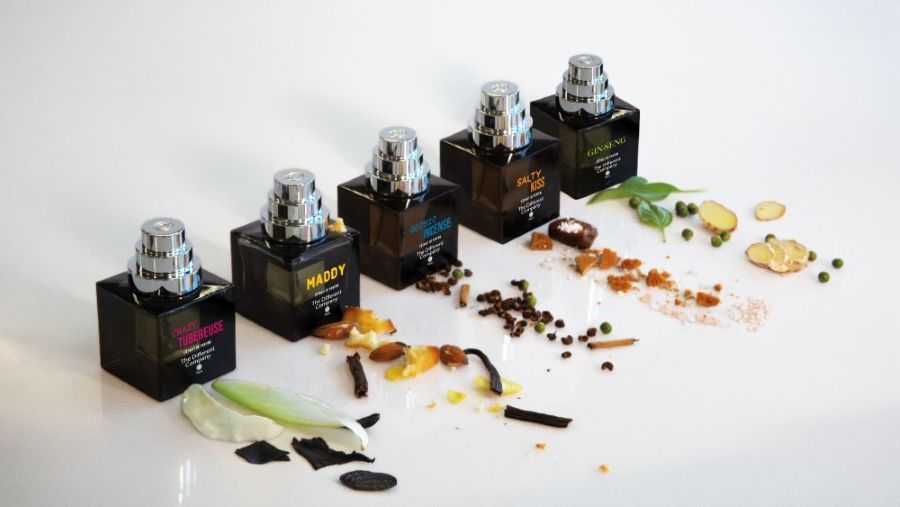 Artisan Fragrance Reviews: เมื่อน้ำหอมนิชแบรนด์เล่าเรื่องเวลาและวัฒนธรรม