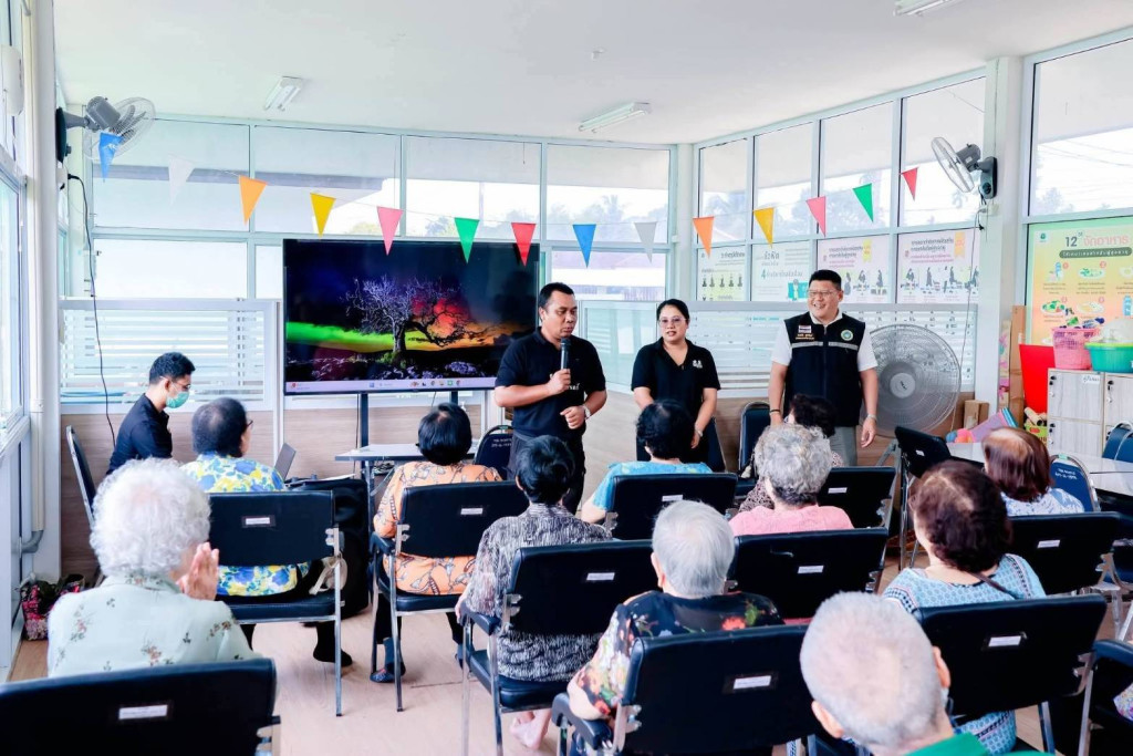 ศูนย์ดูแลกลางวันและการเยี่ยมบ้าน: ทางรอดการดูแลผู้สูงอายุชุมชนชนบท