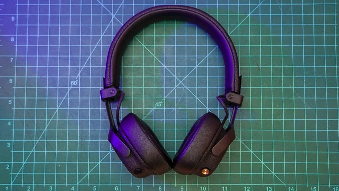 ศึกหูฟังตัดเสียงแบบครอบหู Focal vs Marshall vs JBL ใครคือแชมป์สายเดินทาง