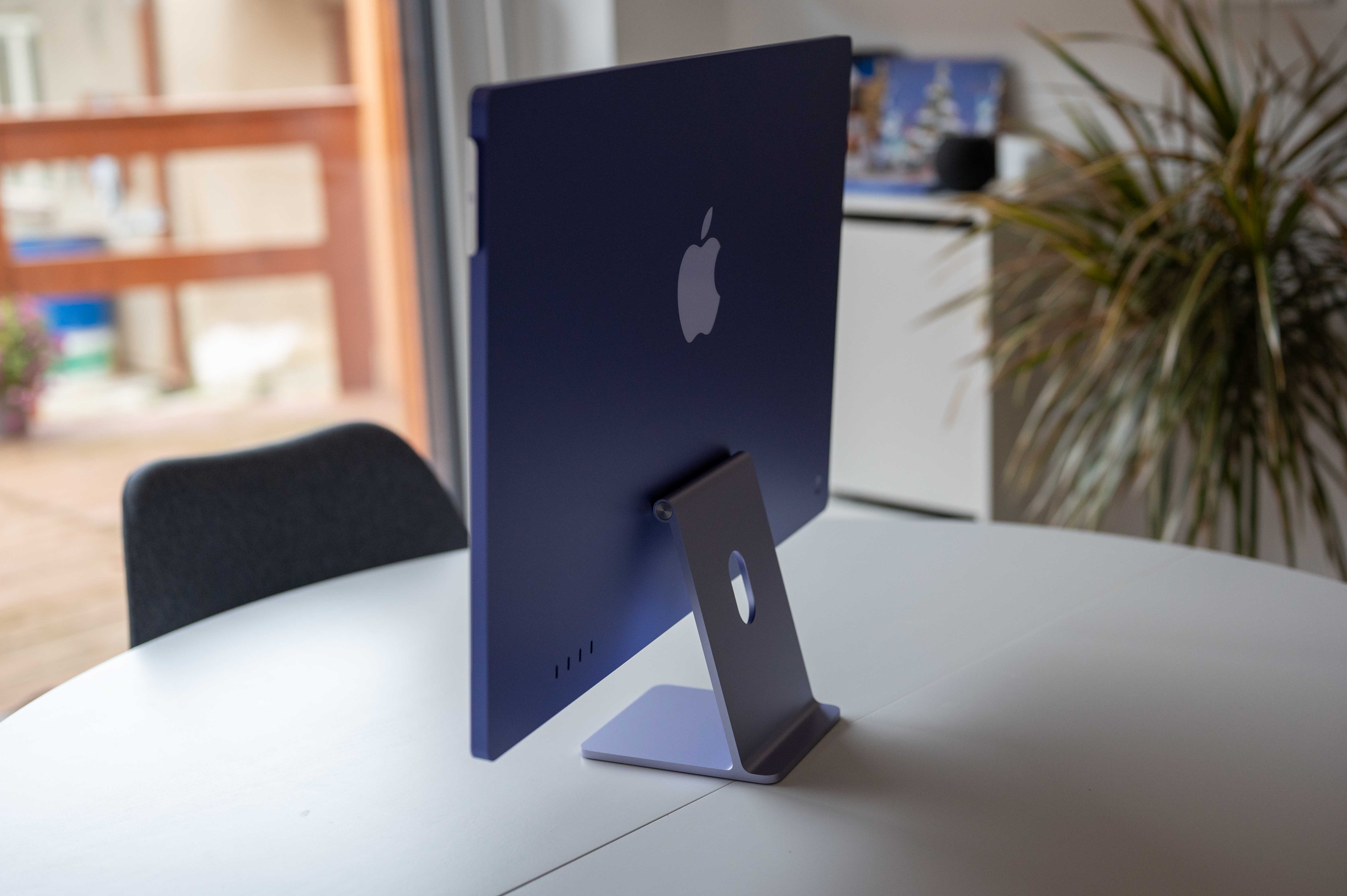 MacBook Pro M6 และ iMac OLED: อัปเกรดที่คนสายครีเอทีฟรอคอย