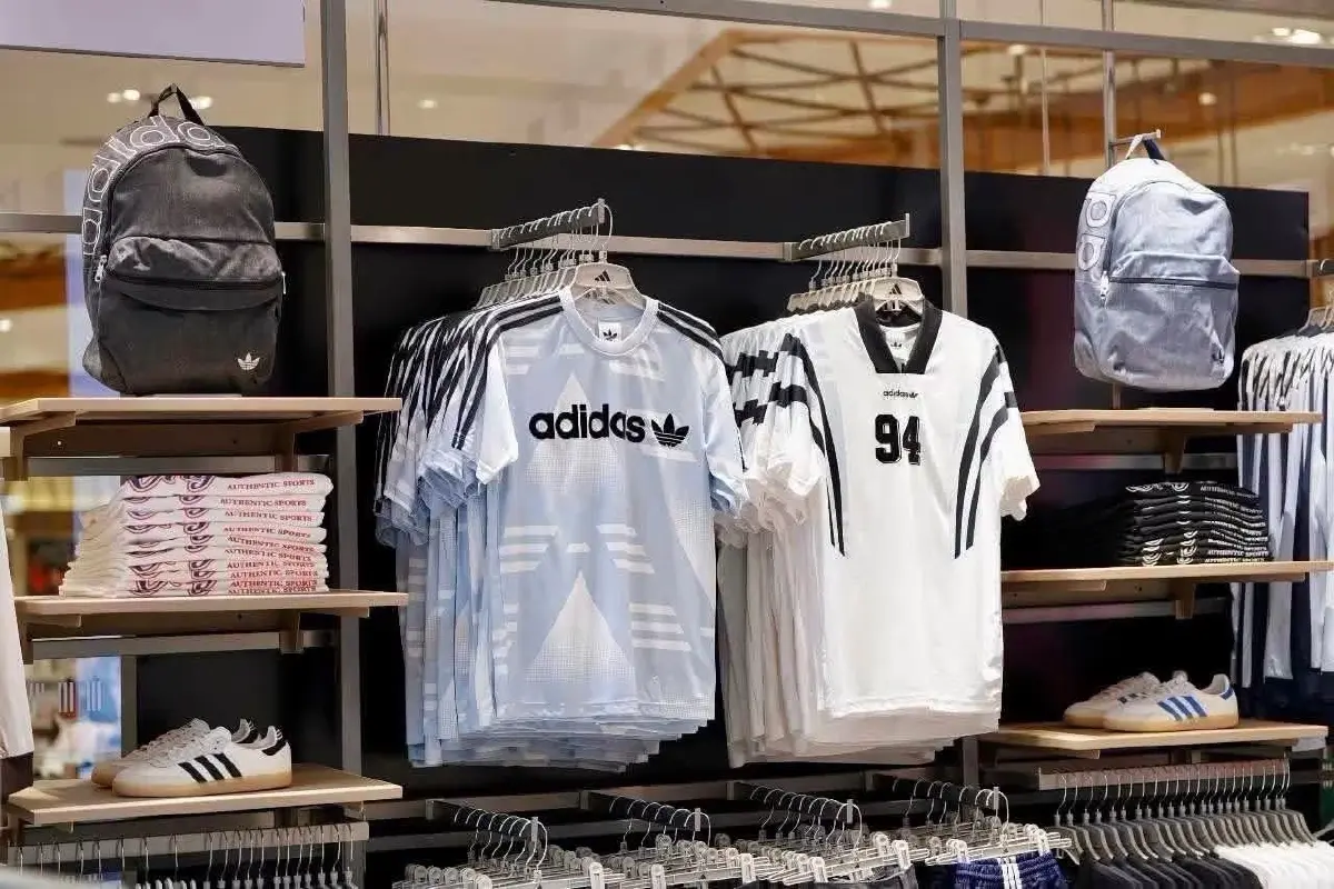 adidas Originals Factory Outlet จุดเปลี่ยนเกมสตรีทแฟชั่นที่บลูพอร์ต หัวหิน