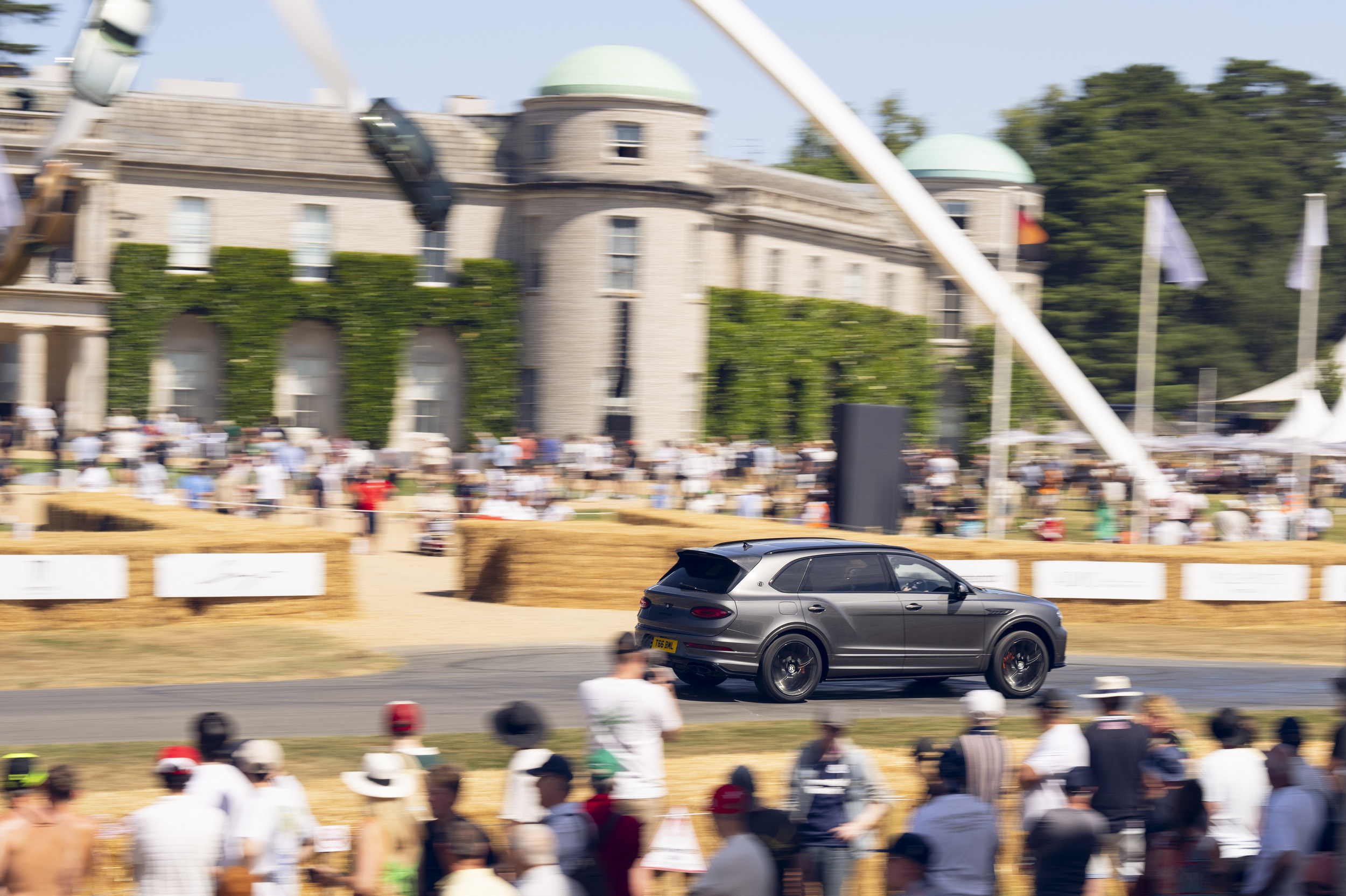 Bentley 1919 Collection และขบวนยนตรกรรมหรูที่ Goodwood Festival of Speed