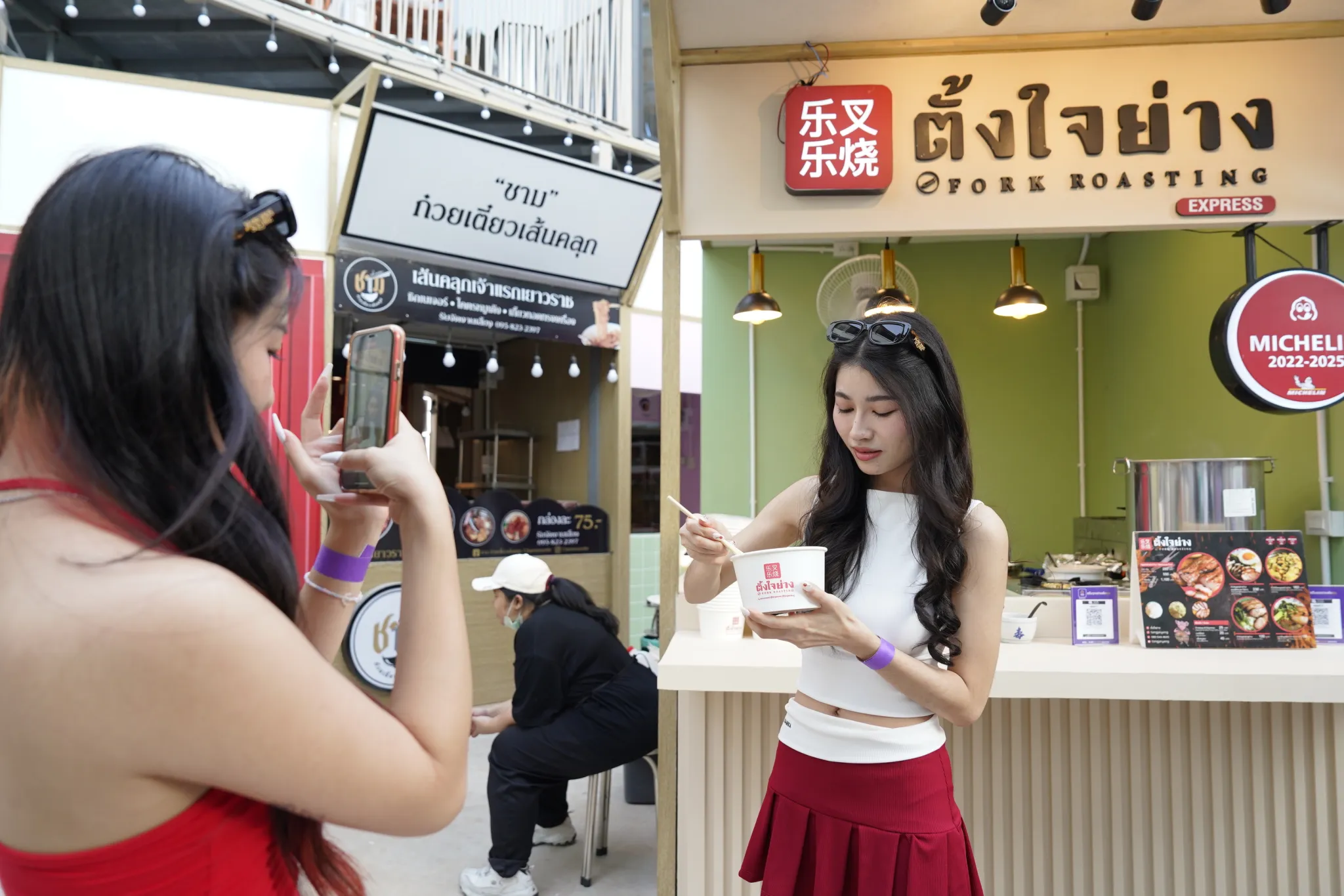 ศูนย์การค้าแนวใหม่แข่งดึงลูกค้ากำลังซื้อสูงผ่านหรูและความบันเทิง