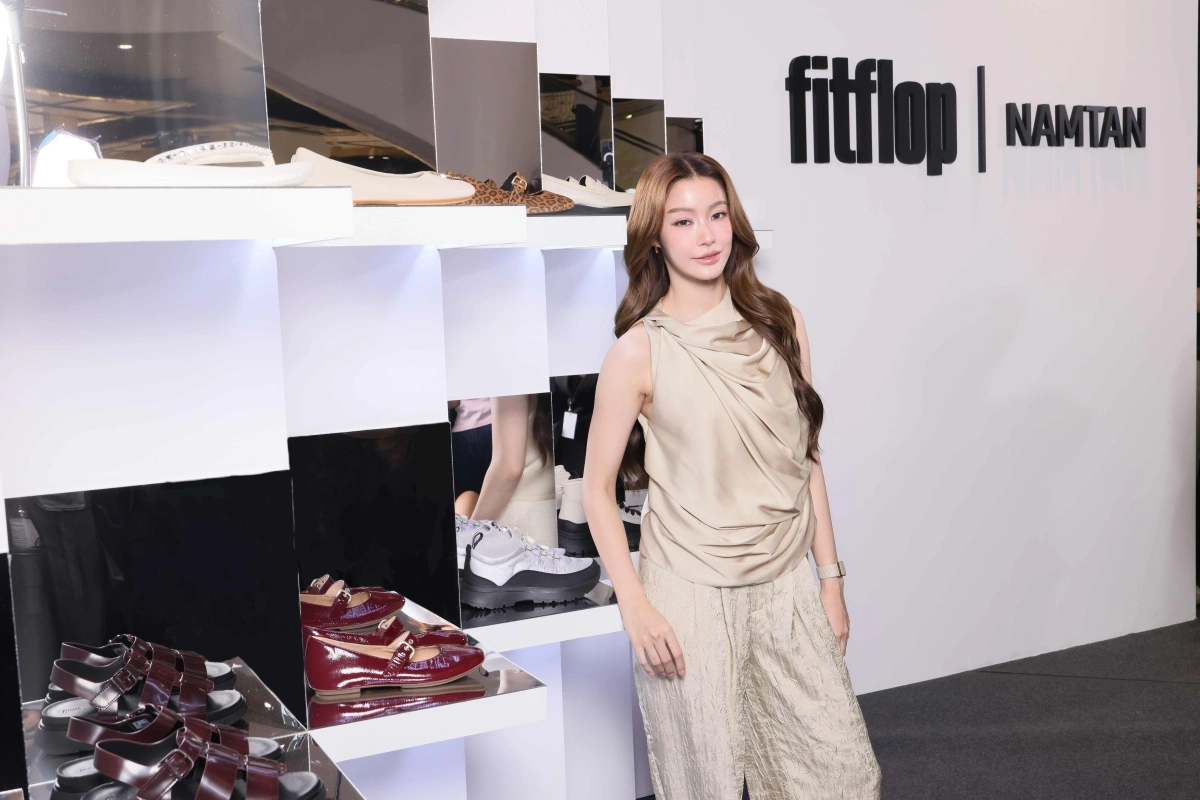 เมื่อรองเท้าสบายกลายเป็นแฟชั่น: แบรนด์แอมบาสเดอร์ FitFlop กำลังยกระดับภาพลักษณ์
