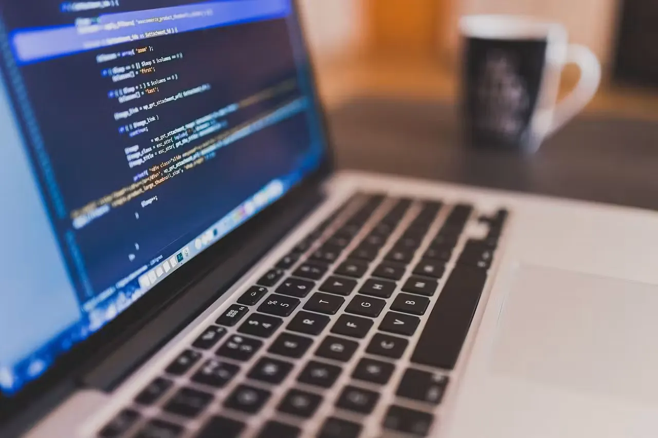 จากพรอมป์สู่โปรดักชัน: ใช้ AI coding agents แทนเวิร์กโฟลว์เขียนโค้ดแบบเดิม