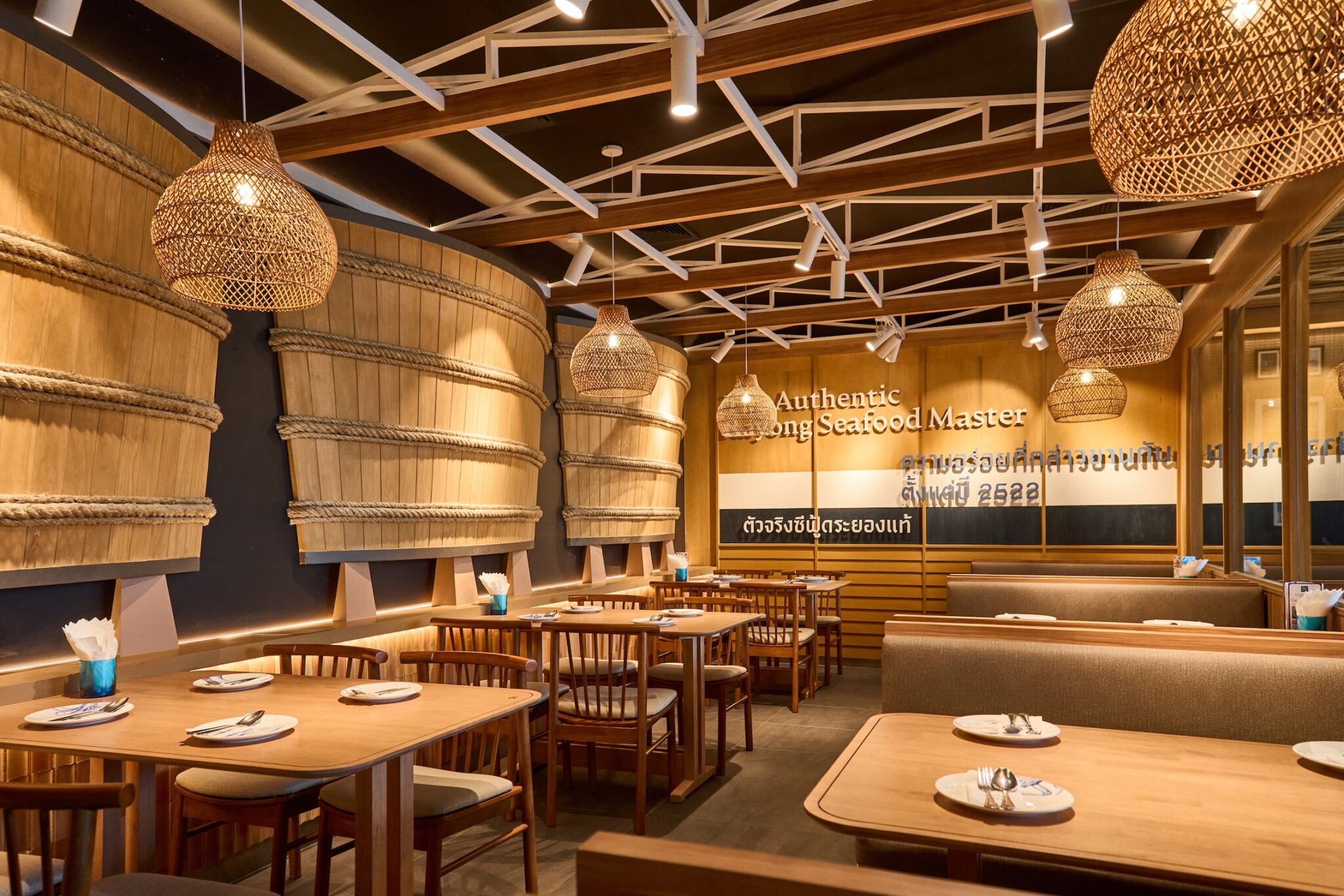 แหลมเจริญซีฟู้ดกับร้านอาหารแนวคิดที่พาตัวตนระยองคืนสู่เมือง