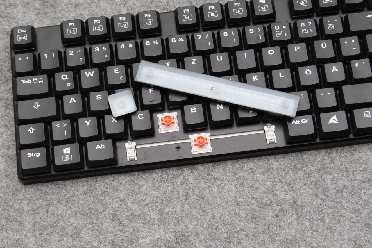 รีวิว Sharkoon PureWriter W100 คีย์บอร์ดแบบแฟลตเชนิกราคาถูกที่เงียบและใช้งานสบาย