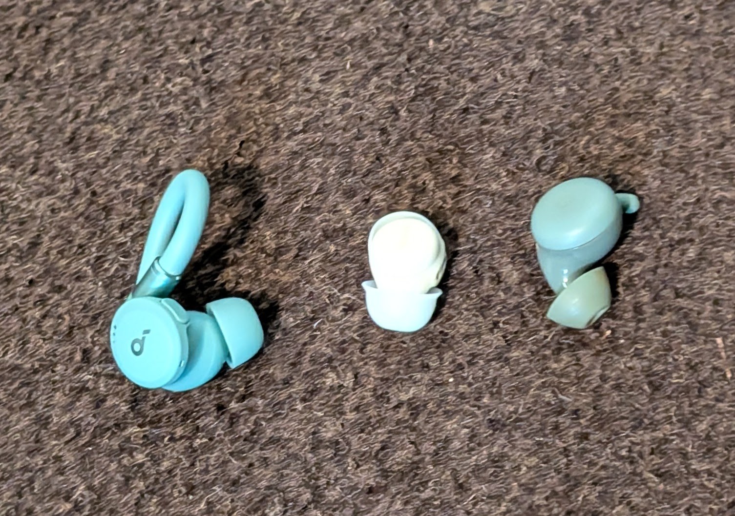 หูฟังนอนหลับคู่ใจ: เลือก Fitnexa SomniPods 3 หรือ Anker Soundcore Sleep A30