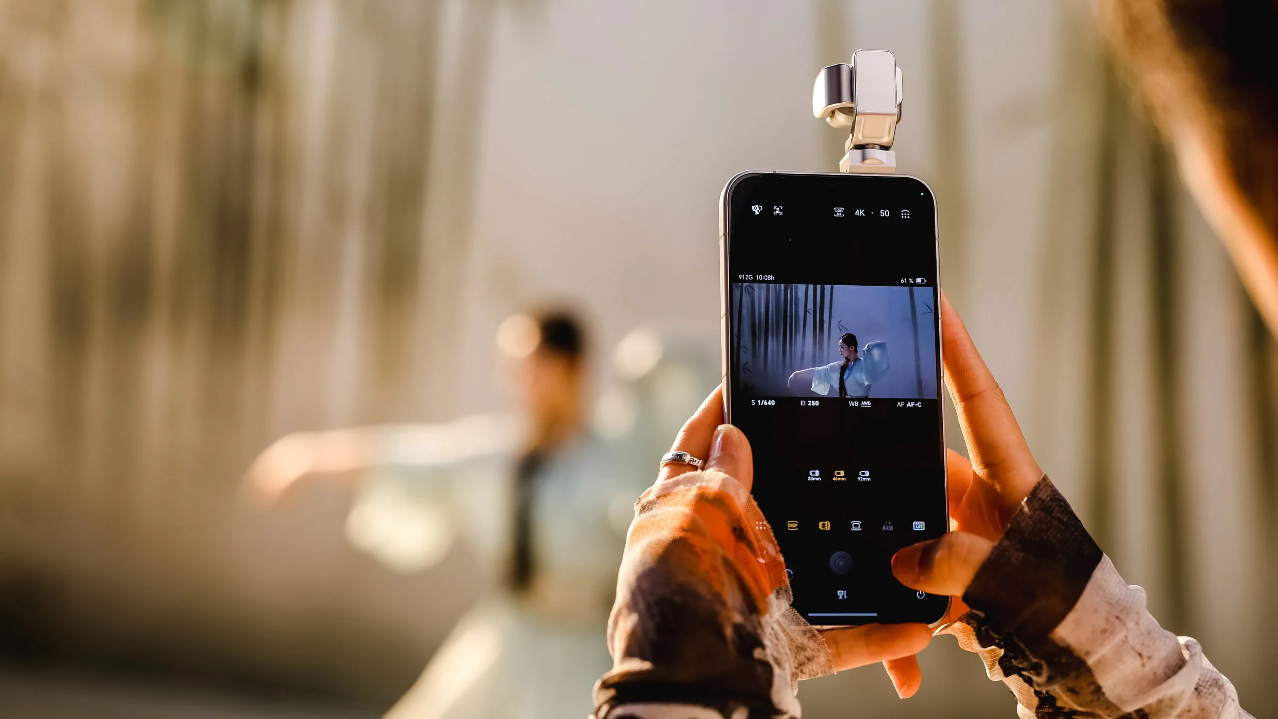 HONOR Robot Phone เปลี่ยนมือถือให้เป็นกล้อง gimbal มือถือระดับภาพยนตร์