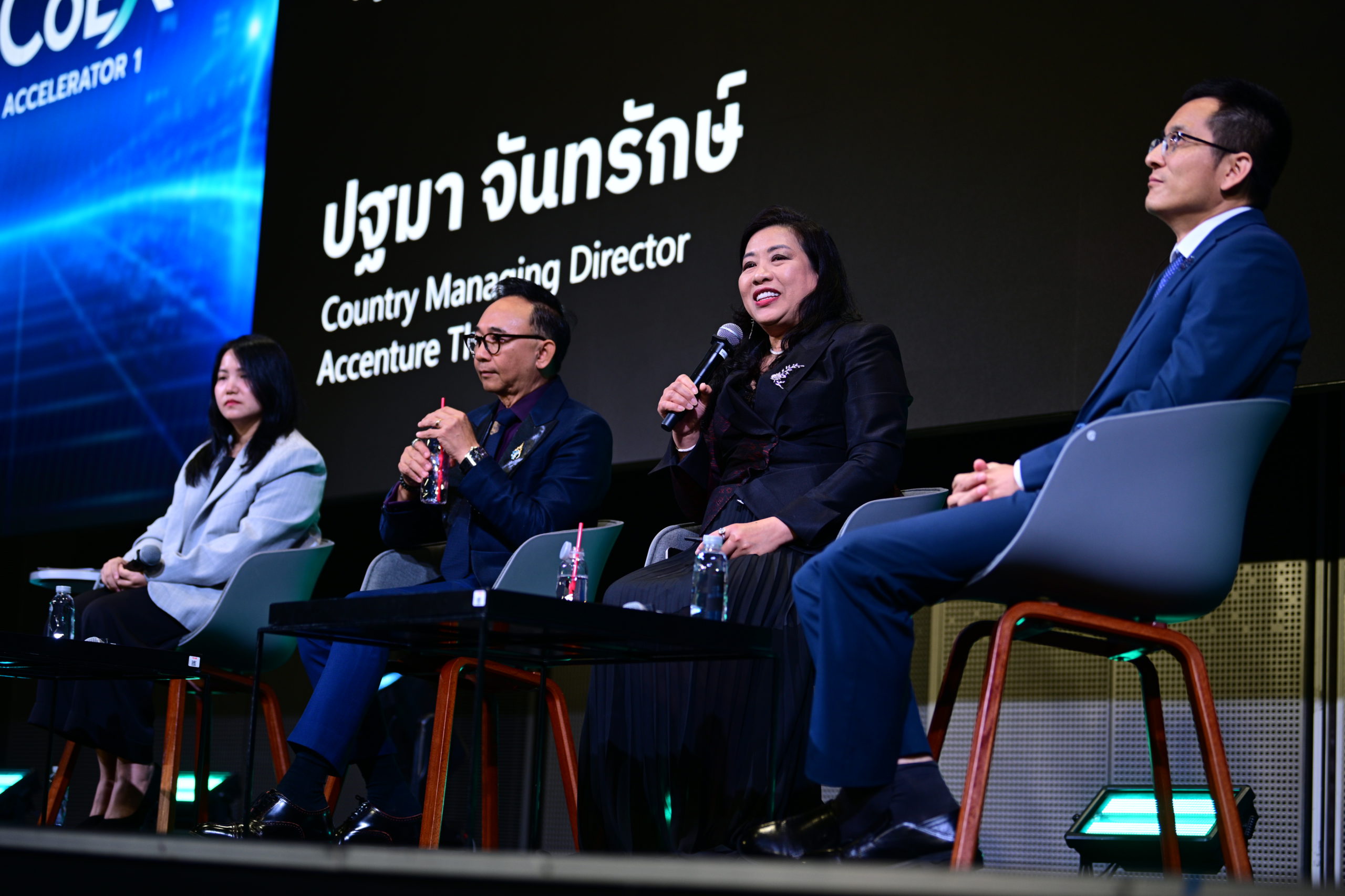 จากผู้นำที่ใช้ AI สู่ผู้นำที่แปลงองค์กรด้วย AI