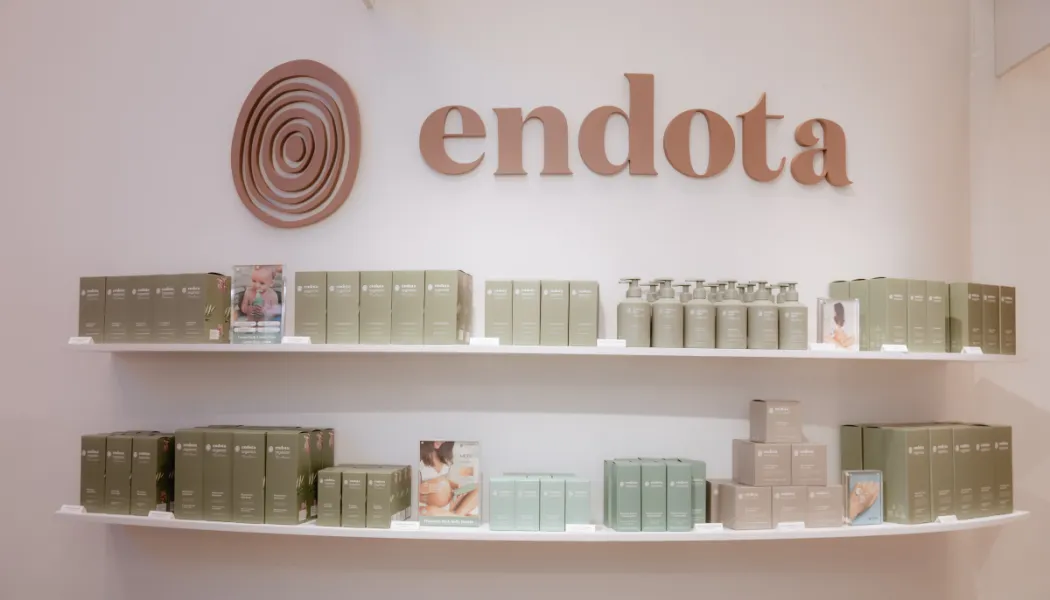รีวิว Zadi & Jo The GLOW Moment Set ชุดสกินแคร์ของขวัญวันแม่ที่เน้นผิวใสและเกราะผิวแข็งแรง