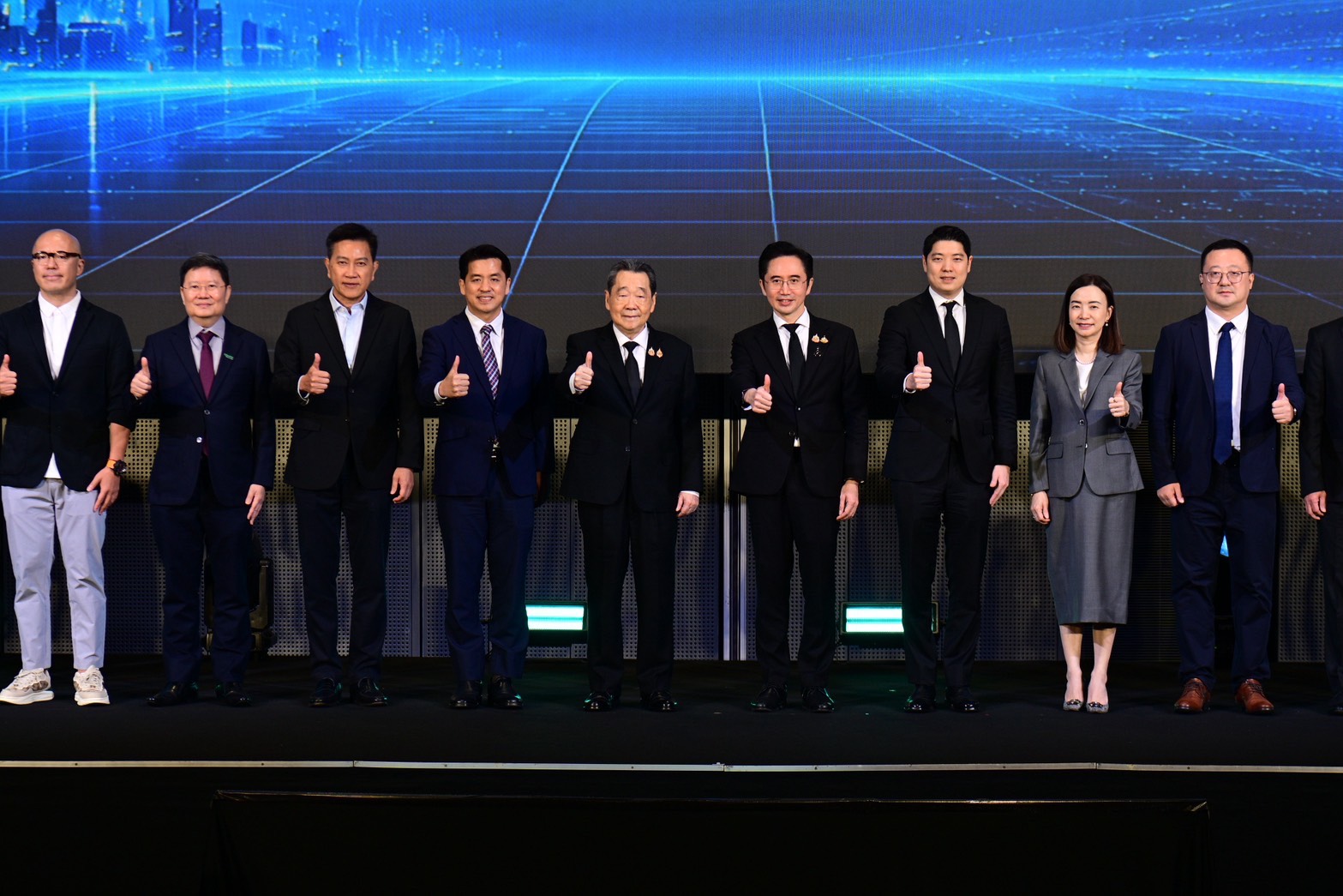 จากผู้นำที่ใช้ AI สู่ผู้นำที่แปลงองค์กรด้วย AI