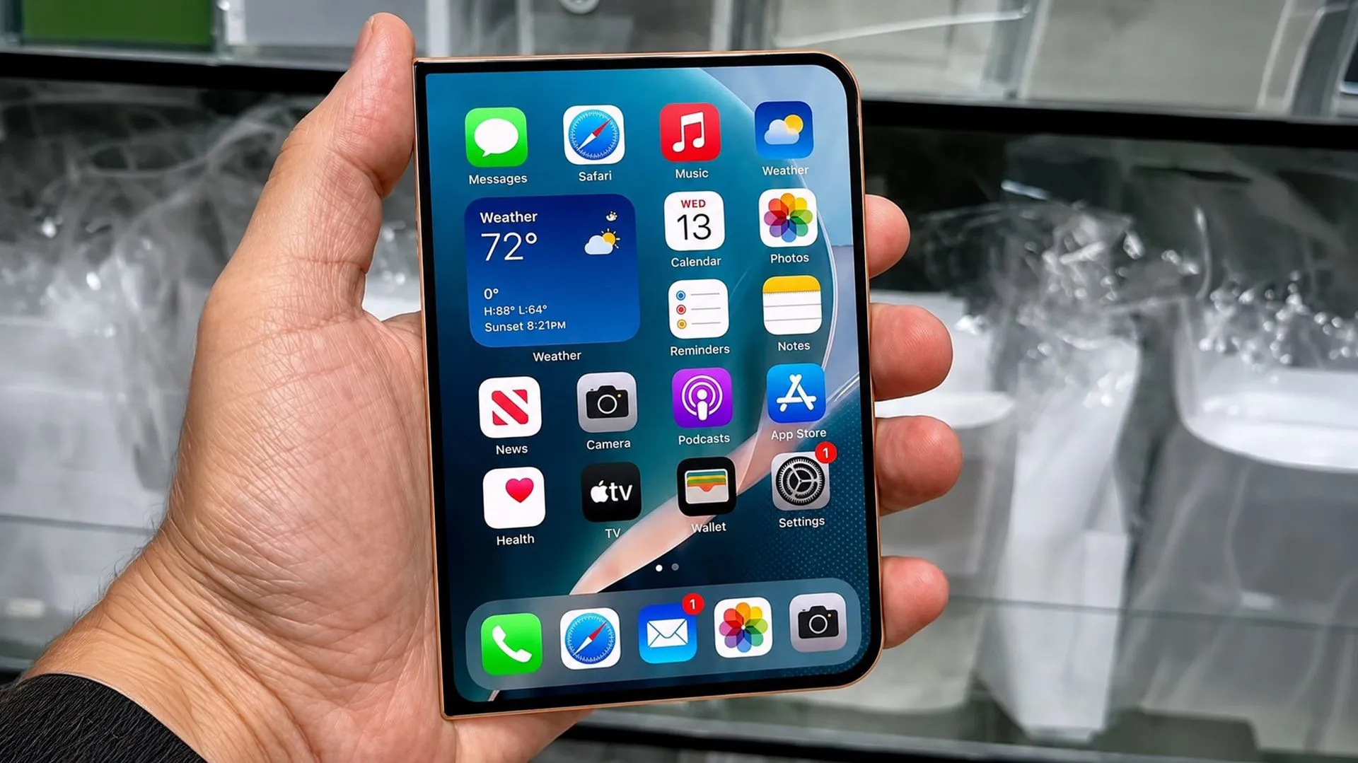 วิเคราะห์ดีไซน์ iPhone Ultra จอพับไม่สมมาตรและกล้องมุมขวา