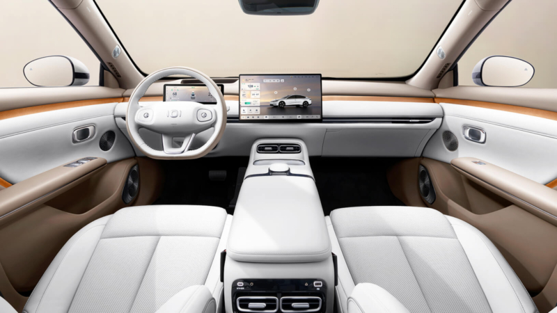 ซีดานงบประหยัด วิ่งไกล 800 กม.: ศึก BYD Seal 06 ปะทะ Changan Nevo A06