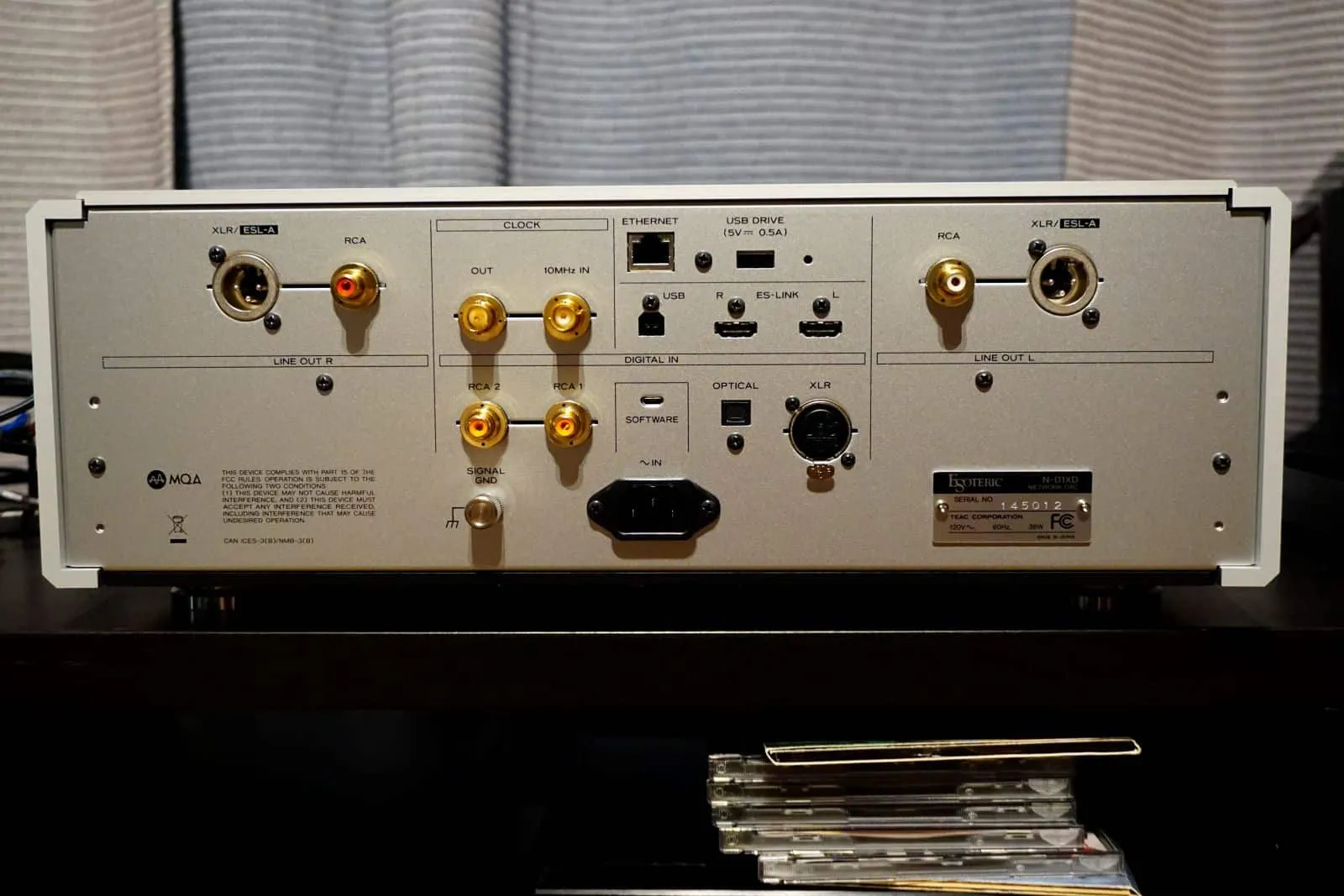 อุปกรณ์เล่นเพลงเครือข่ายรุ่นใหม่: เทียบเสียง Arcam SA45 กับ Esoteric N-01XD SE
