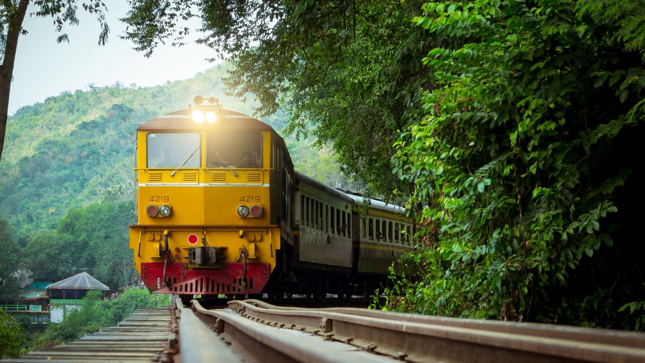 วันเดย์ทริปรถไฟใกล้กรุงเทพ งบประหยัด 600 บาท