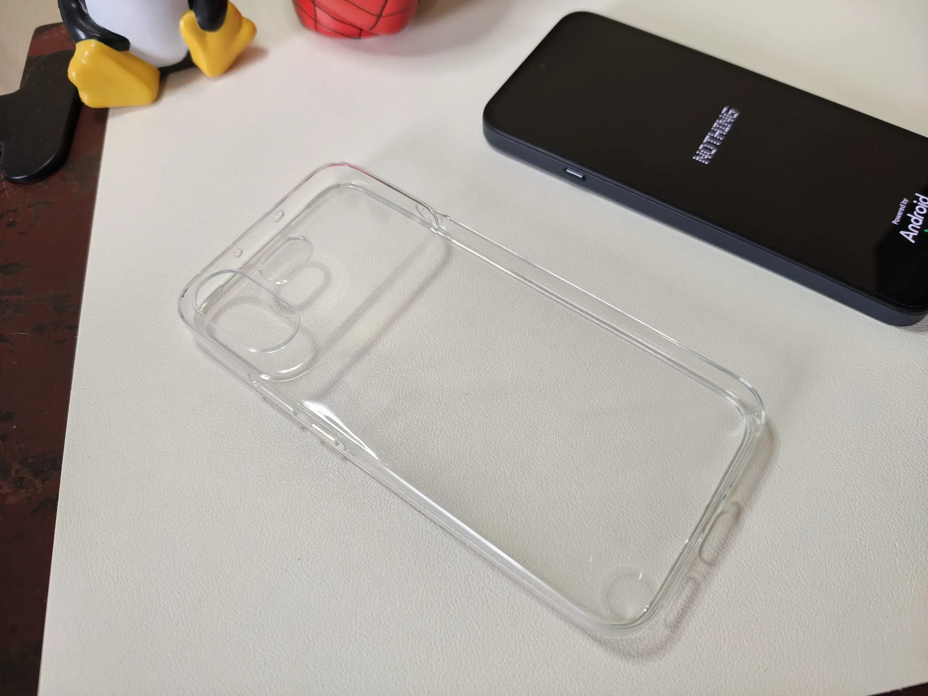 รีวิว Nothing Phone (4b): ดีไซน์โปร่งใส แบต 5200mAh กับชิป Snapdragon 6 Gen 4