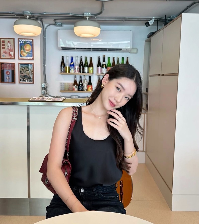 จากห้องบอร์ดสู่จอเงิน: เส้นทางทายาทนักธุรกิจสู่บทบาทนักแสดงสาวรุ่นใหม่