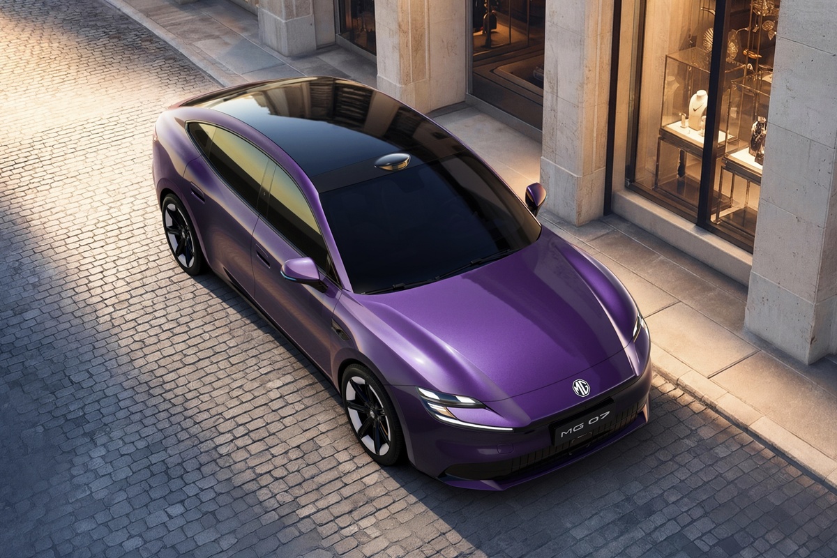 MG 07 PHEV เก๋งสปอร์ตปลั๊กอินทางไกล 1,745 กม. ท้าชน EV เต็มรูปแบบ