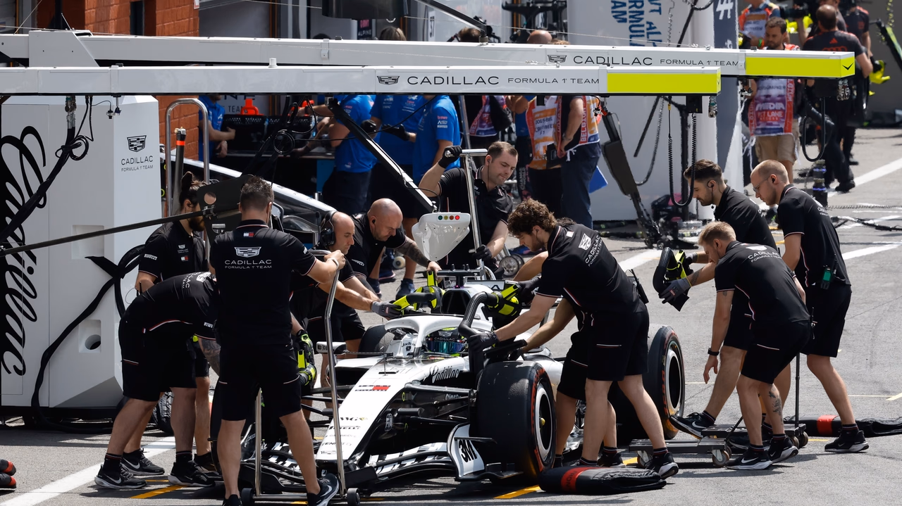 การสั่นคลอนผู้นำในทีม Cadillac F1 สัญญาณแรงกดดันบนเวทีสูงสุด