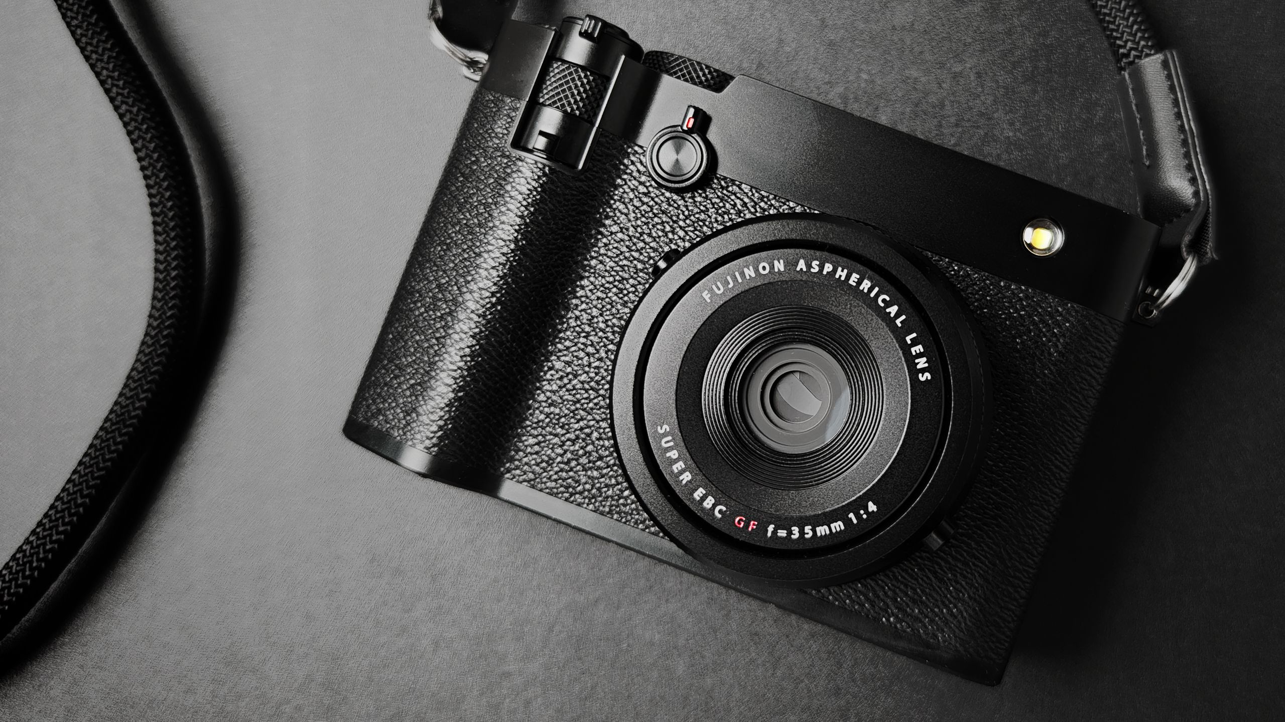 สามกล้องดีไซน์สุดโต่งที่คว้า Red Dot Best of the Best