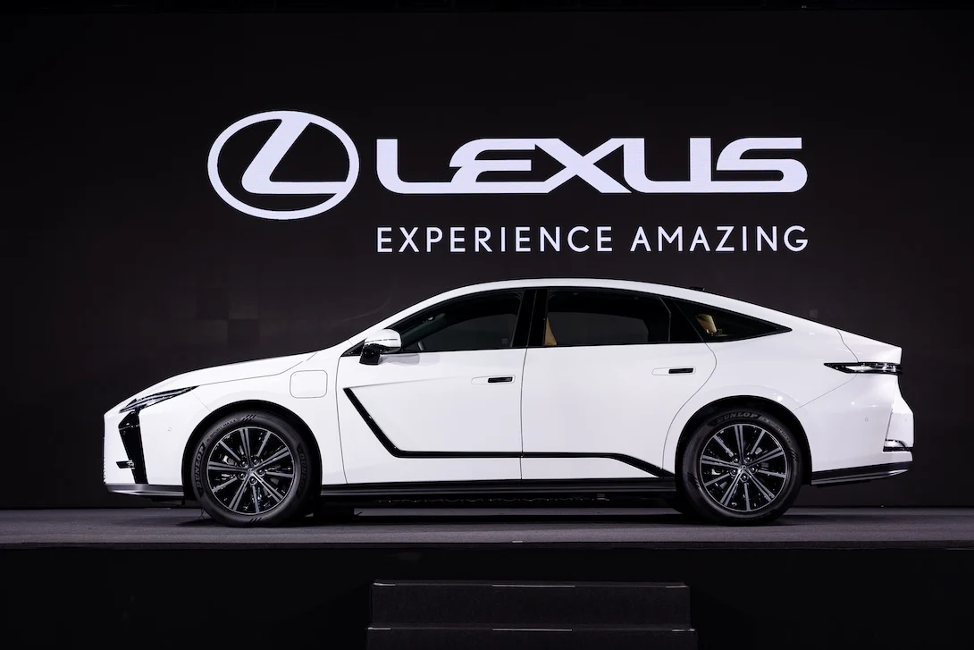 Lexus ES ไฟฟ้า vs ไฮบริด เลือกขุมพลังไหนให้ตรงสไตล์การขับของคุณ