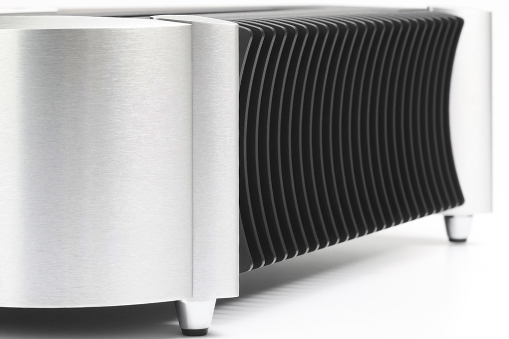 แอมพลิฟายเออร์อินทิเกรตระดับแฟลกชิพ: Arcam SA45 vs Raven Osprey vs Moon 761