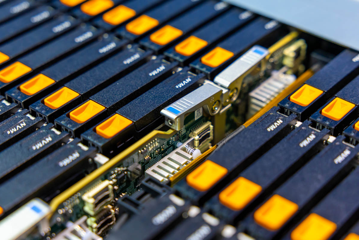 ยุคใหม่ของ data center density เมื่อ SSD 512TB และเซิร์ฟเวอร์ NVMe 160 ช่องมาถึง