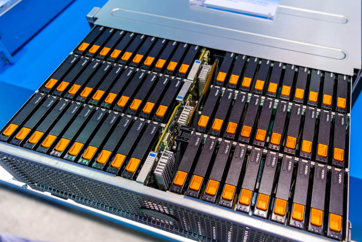 ยุคใหม่ของ data center density เมื่อ SSD 512TB และเซิร์ฟเวอร์ NVMe 160 ช่องมาถึง