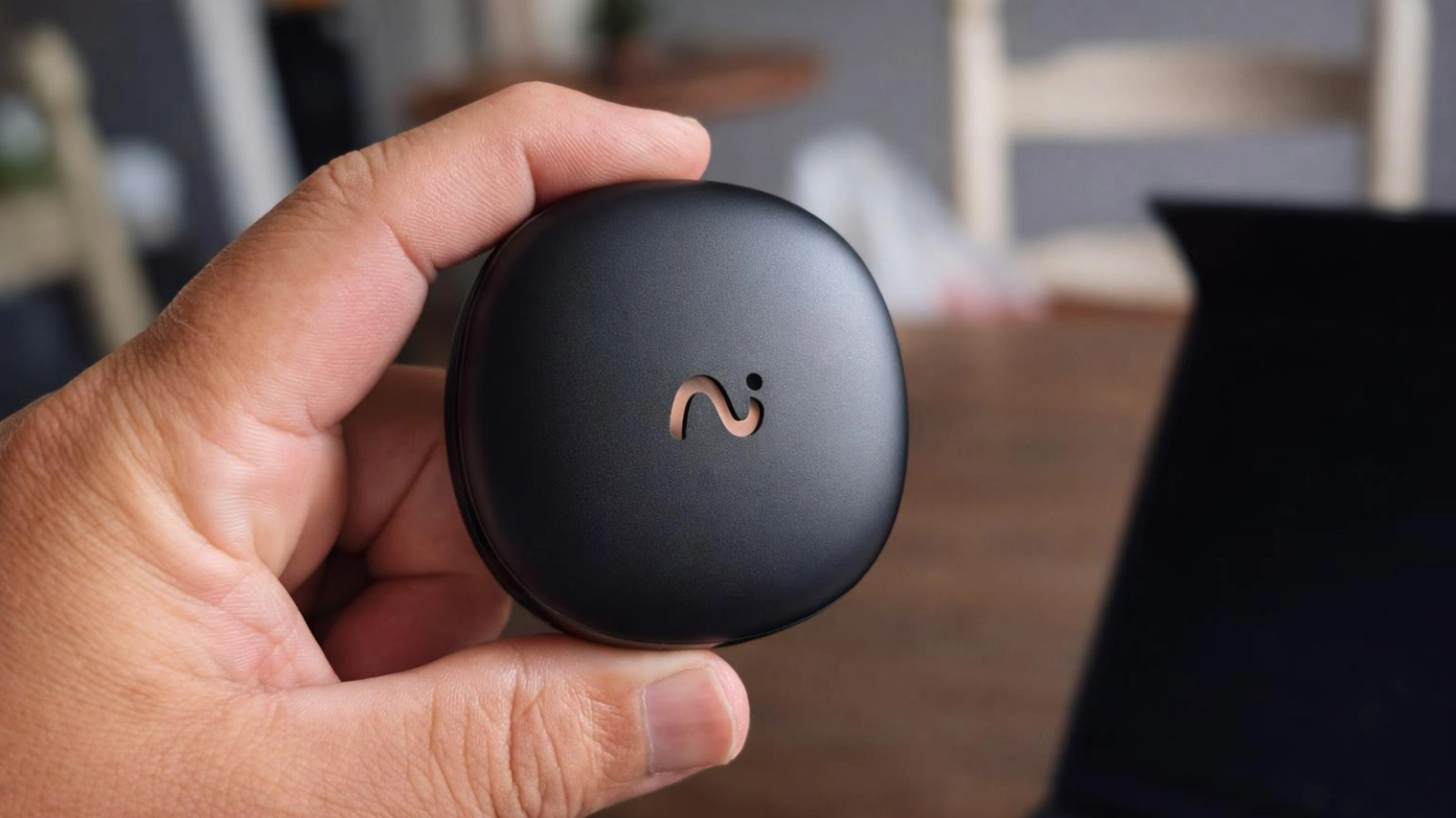 AI Earbuds vs Pocket Recorder ใครคืออนาคตของการจดประชุม