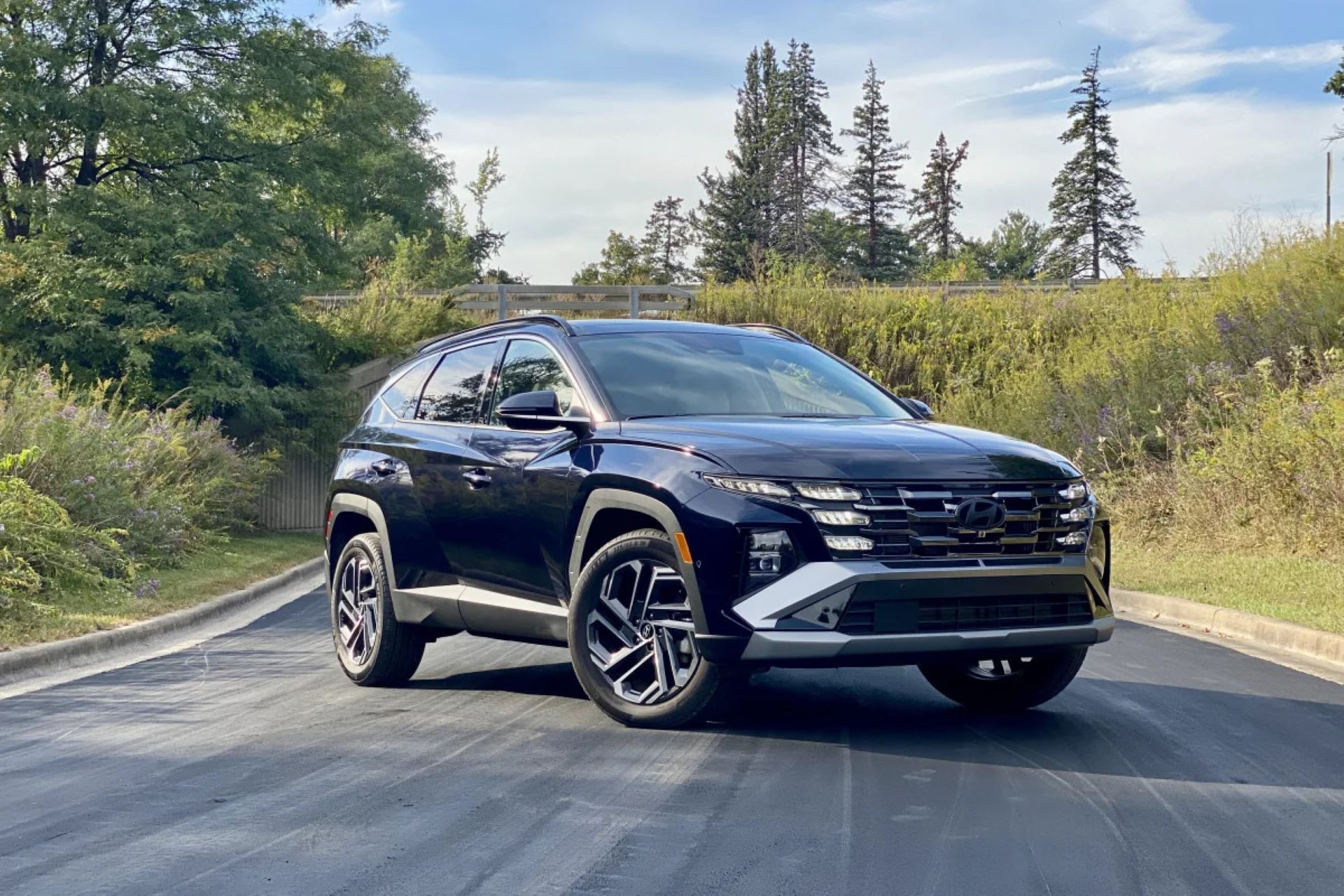 รถ SUV ไฮบริด vs PHEV เลือกขุมพลังแบบไหนคุ้มกว่า