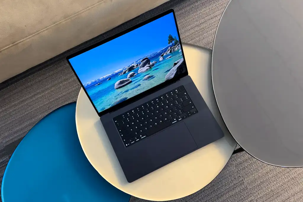 MacBook Pro M5 ลด ครั้งใหญ่สำหรับงานตัดต่อ 4K และ 3D