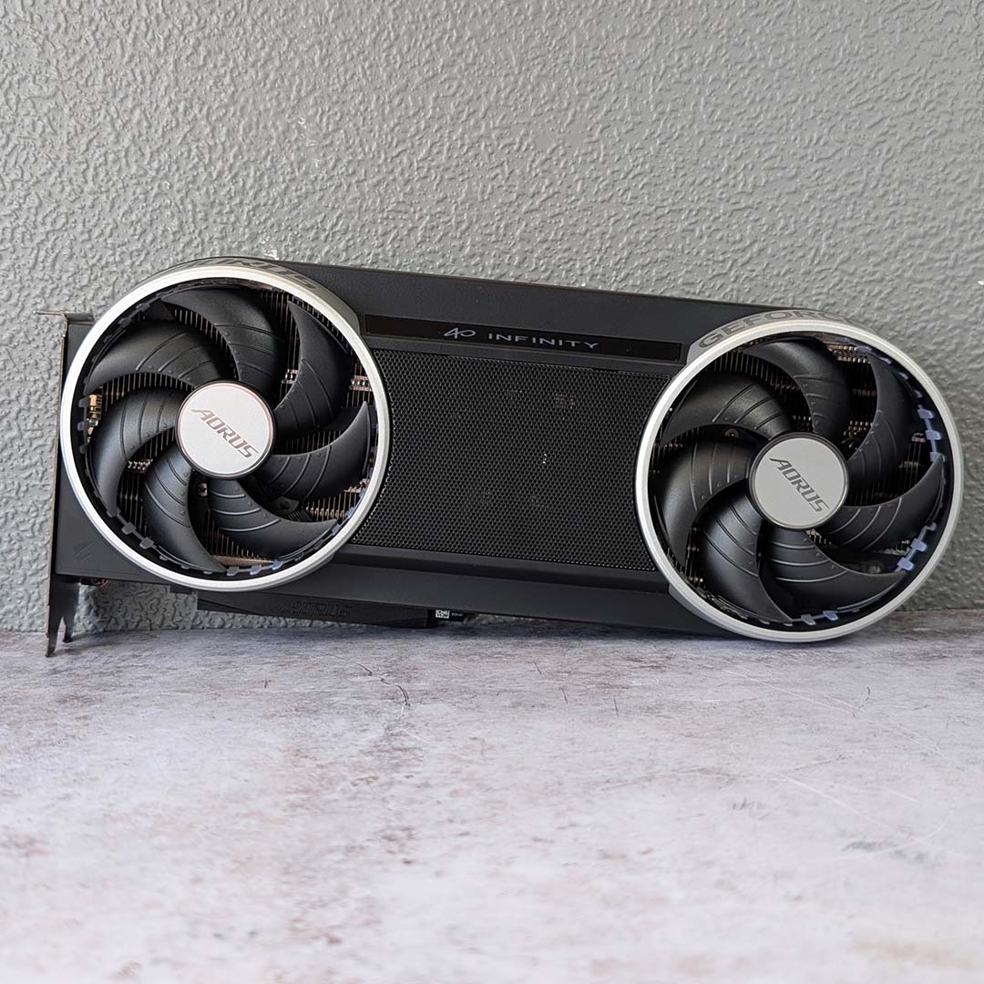 Gigabyte AORUS RTX 50 Infinity: สวยล้ำ เย็นนิ่ง แต่ราคาเอาเรื่อง