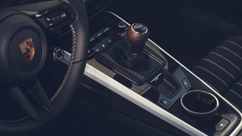 ทำไม V8 เครื่องยนต์ รถมัสเซิลคาร์ กำลังเกิดกระแสคืนชีพ