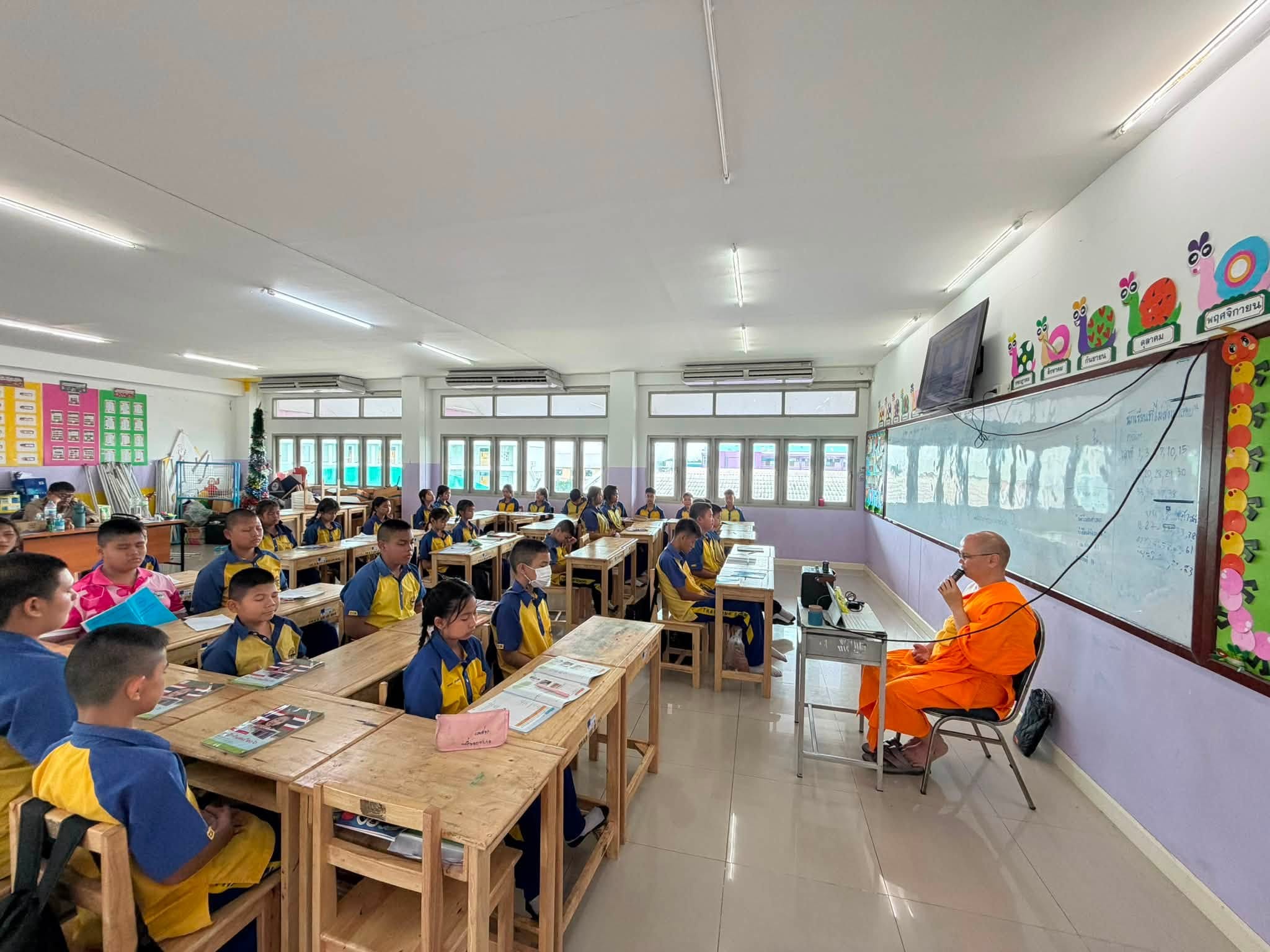 ศีลธรรมเด็กและทักษะชีวิตโรงเรียน: เมื่อชุมชนลงมือสร้างคนรุ่นใหม่
