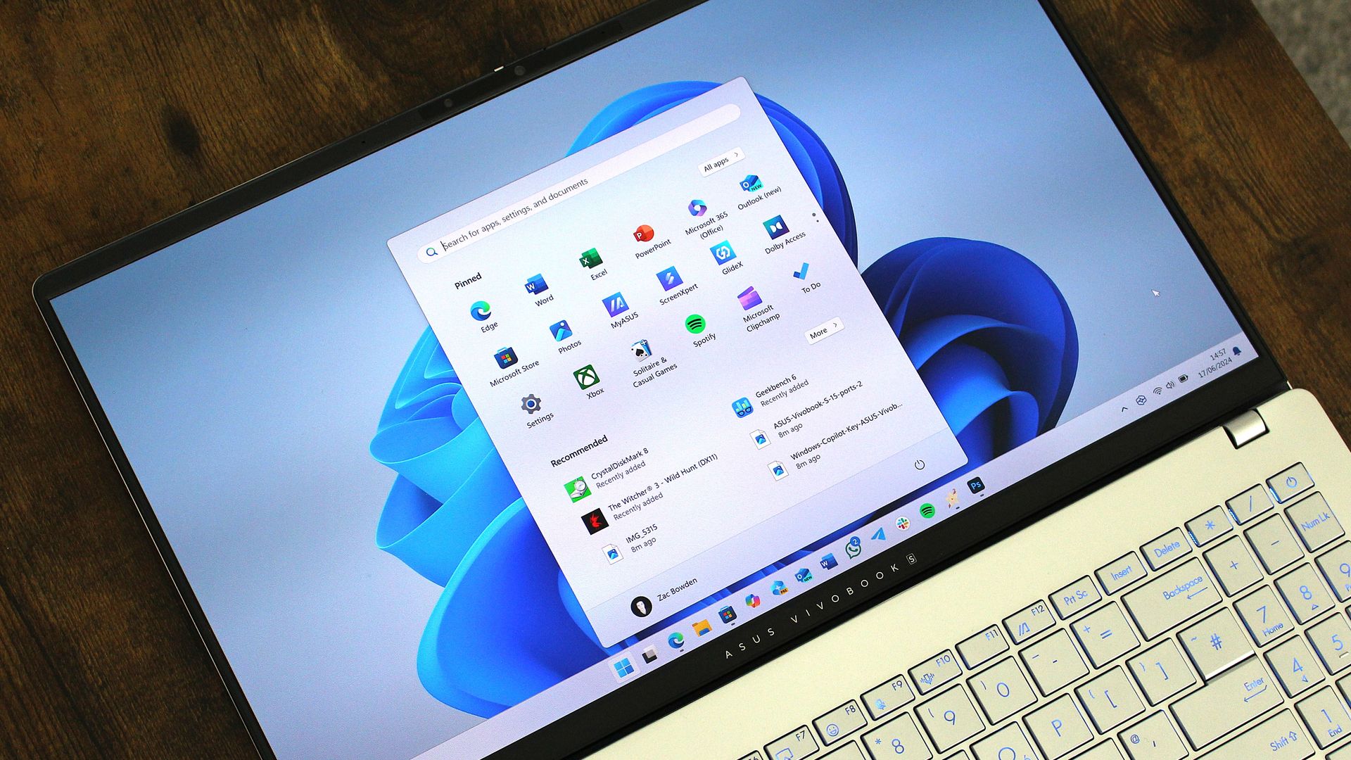 Windows 11 คืนอำนาจปรับแต่งให้ผู้ใช้: ทาสก์บาร์ย้ายได้ เมนูเริ่มใหม่หมด