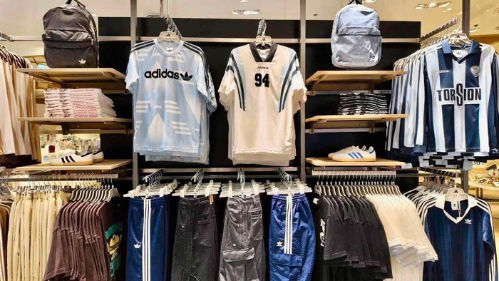 Adidas Originals Factory Outlet จุดเปลี่ยนของสายสตรีทและสนีกเกอร์