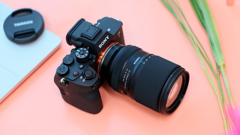 การเข้าครอบครอง Tamron โดย Sony จะเปลี่ยนตลาดเลนส์อย่างไร