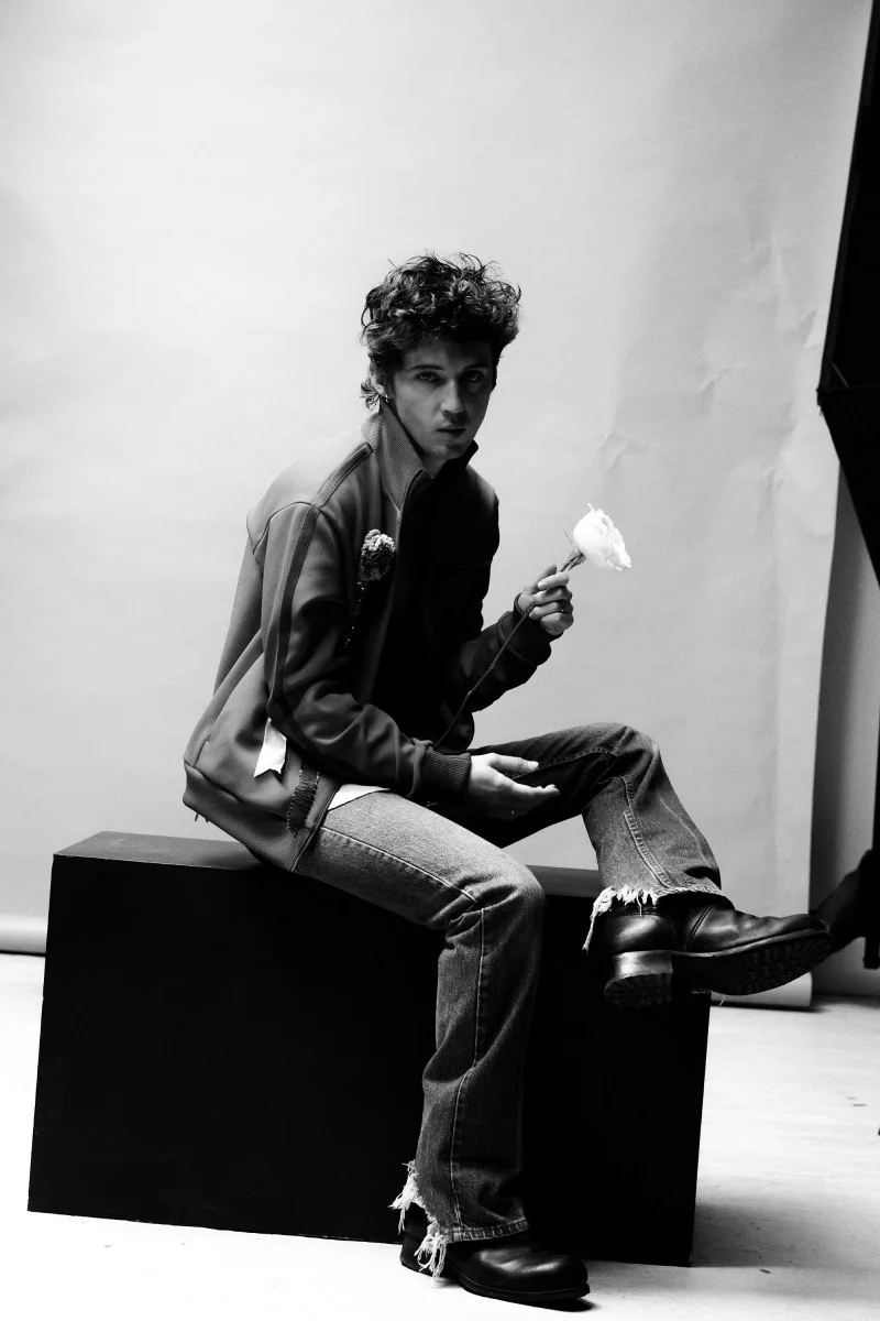 Troye Sivan พลิกซาวด์ป๊อปด้วยจดหมายรักถึงผู้หญิงใน She’s the Best