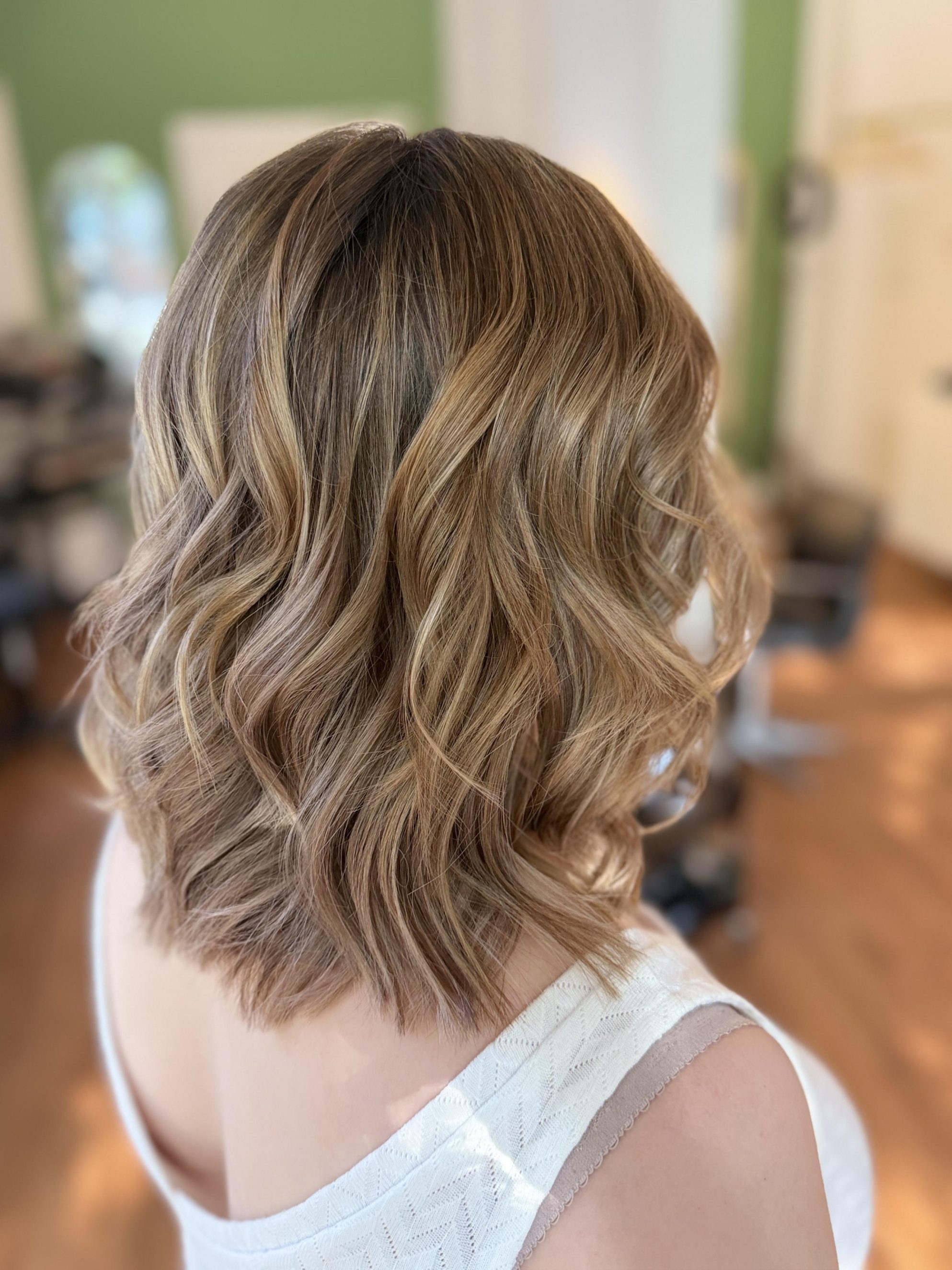 โทนผมบลอนด์เย็นด้วย Wella T18 ทำเองแบบช่างมือโปร