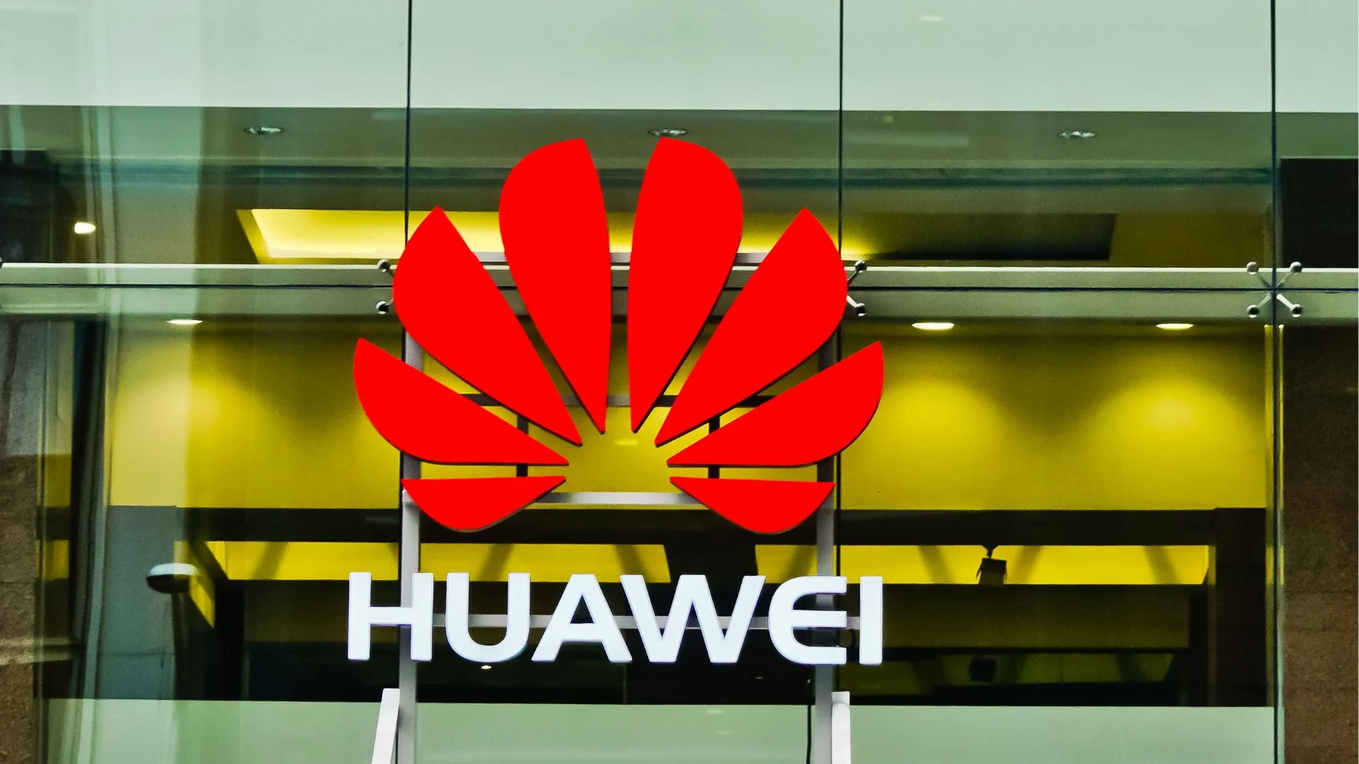 เทียบดีล Apple Watch ลดราคา กับ Huawei smartwatch deals ซื้อช่วงไหนคุ้มสุด