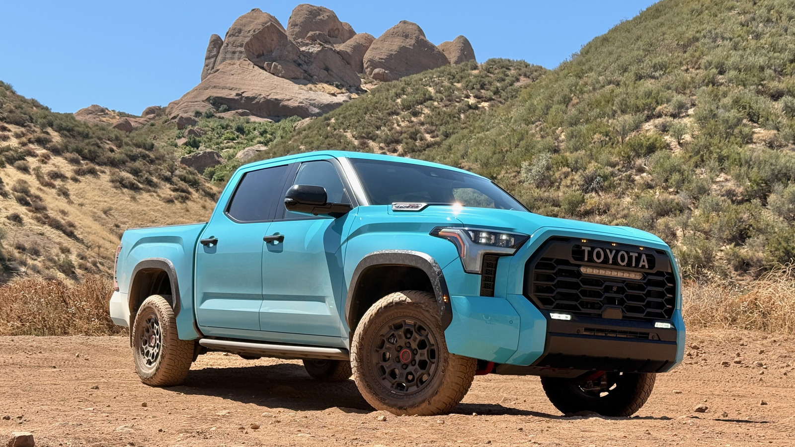 กระบะ Ford Bronco ปะทะ Toyota Tundra ไฮบริด เขย่าตลาดกระบะอเมริกายุคไร้ V8