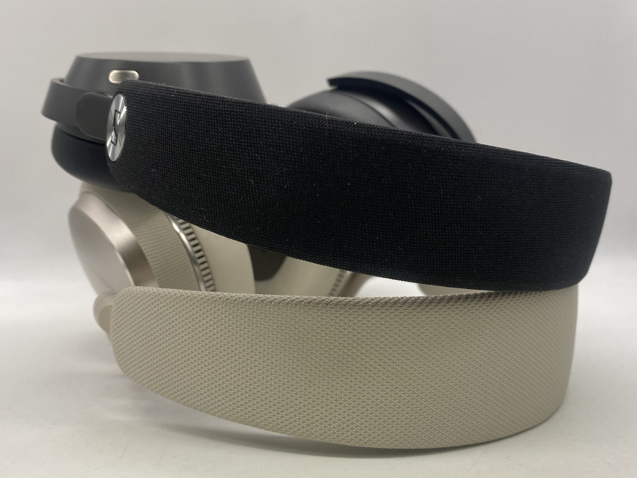 เปรียบเทียบหูฟังไร้สายพรีเมียม Sennheiser Momentum 5 vs Bowers & Wilkins PX7 S3