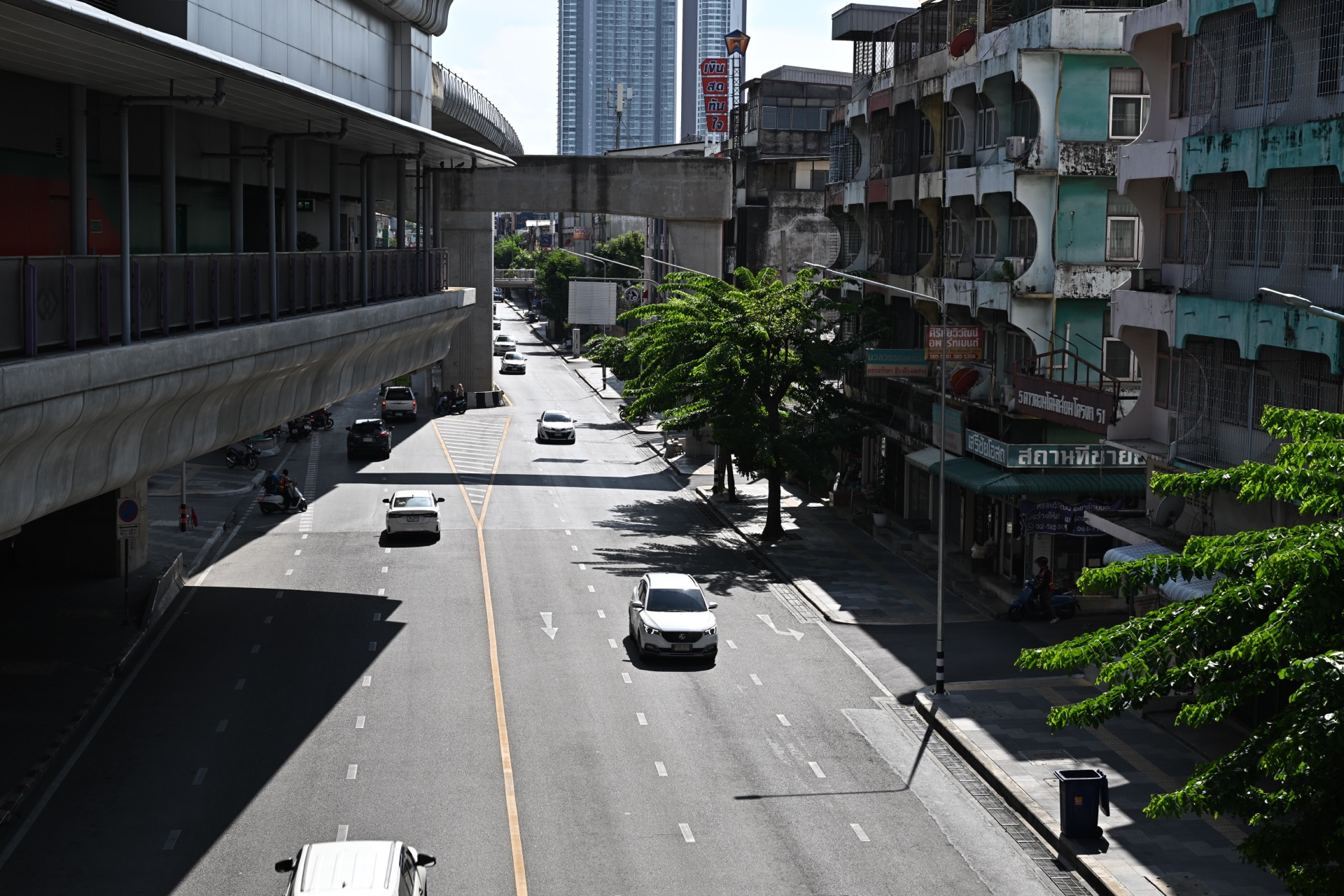 โครงสร้างพื้นฐาน EV จากบ้านถึงสถานีสาธารณะกำลังเปลี่ยนเกมการใช้รถไฟฟ้า