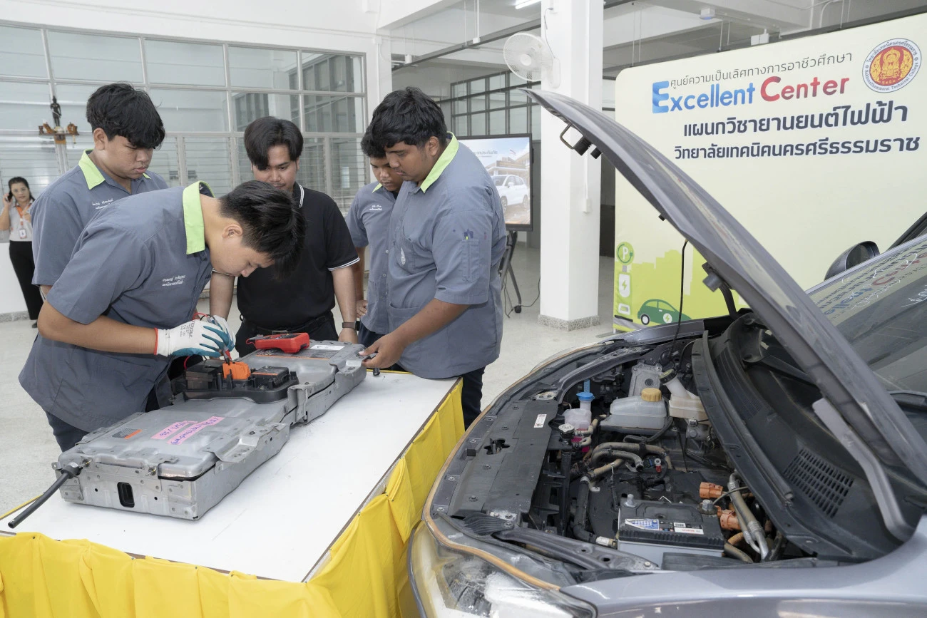 การรีไซเคิลแบตเตอรี่ EV กำลังคนใหม่และนิคมแบตเตอรี่ในอนาคต