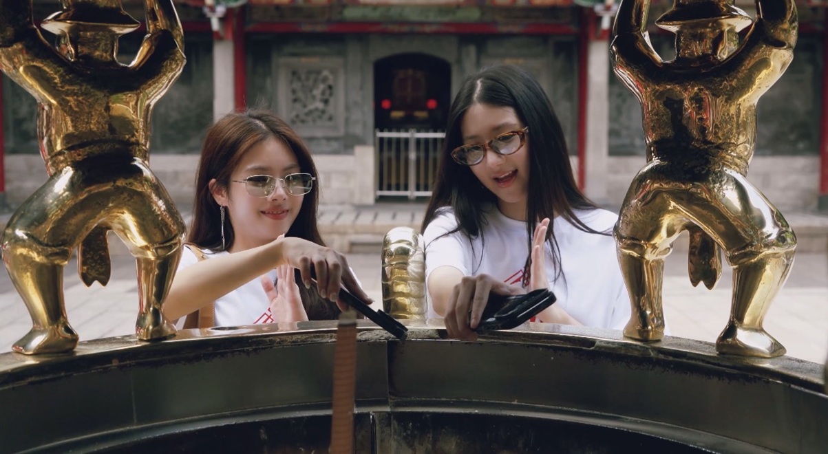 นุ่น-แพรวา ปลดล็อกซิงเกิลดูโอ T-POP พลังสายมู “มานี่มา”